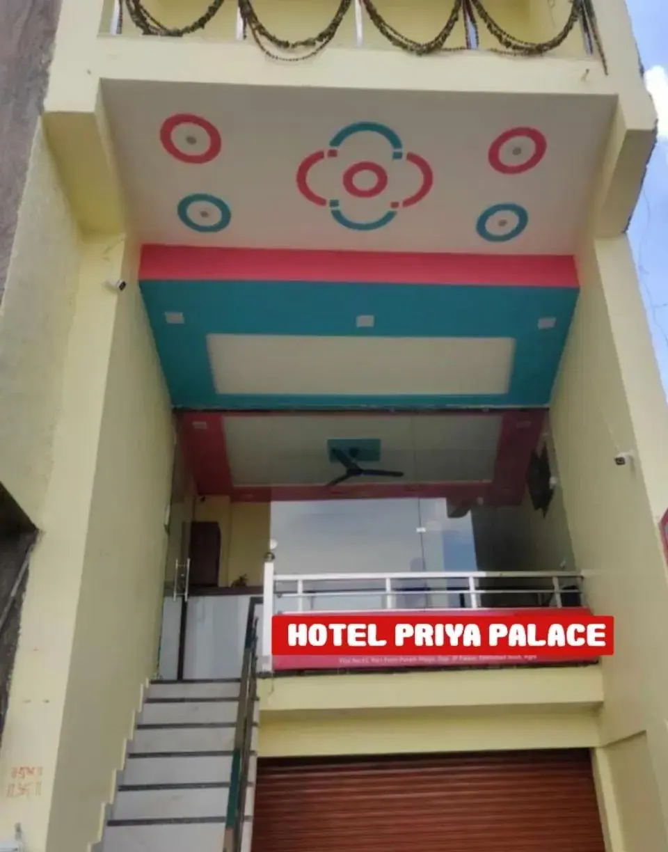 Property Logo/Sign in Hotel Ravi Palace
