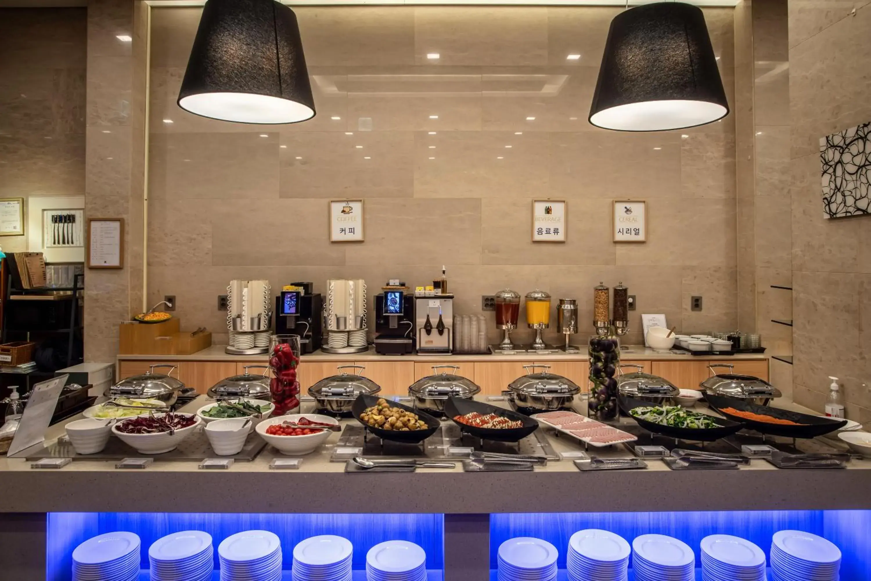 Restaurant/places to eat in Hotel Regent Marine The Blue Restaurant/places to eat in Hotel Regent Marine The Blue