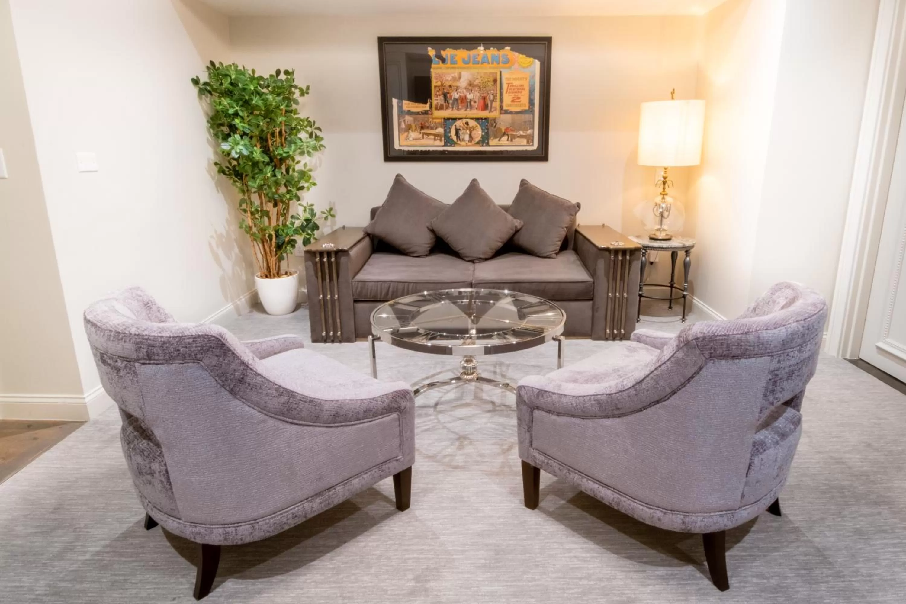 Living room in The Ivey's Hotel