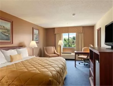 Day, Bed in Ramada by Wyndham Catlettsburg Ashland