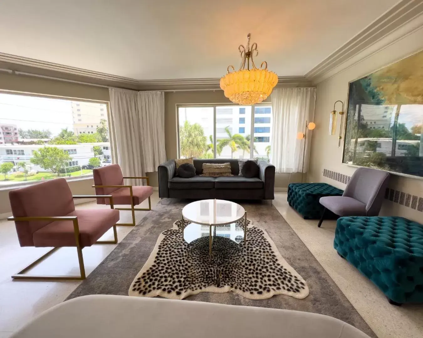 Living room, Seating Area in North Beach Hotel