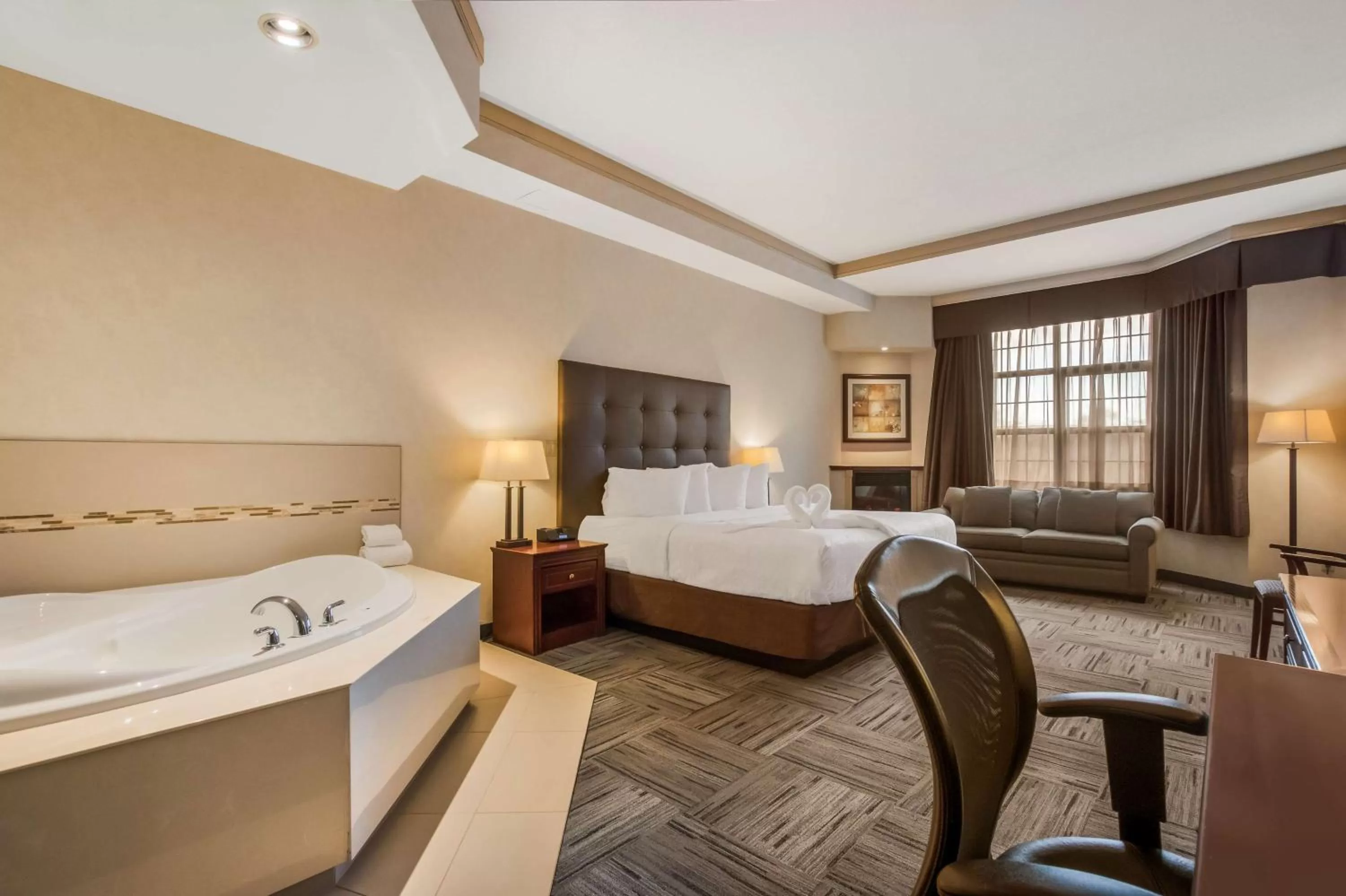 Bedroom, Bed in Best Western Brantford Hotel and Conference Centre