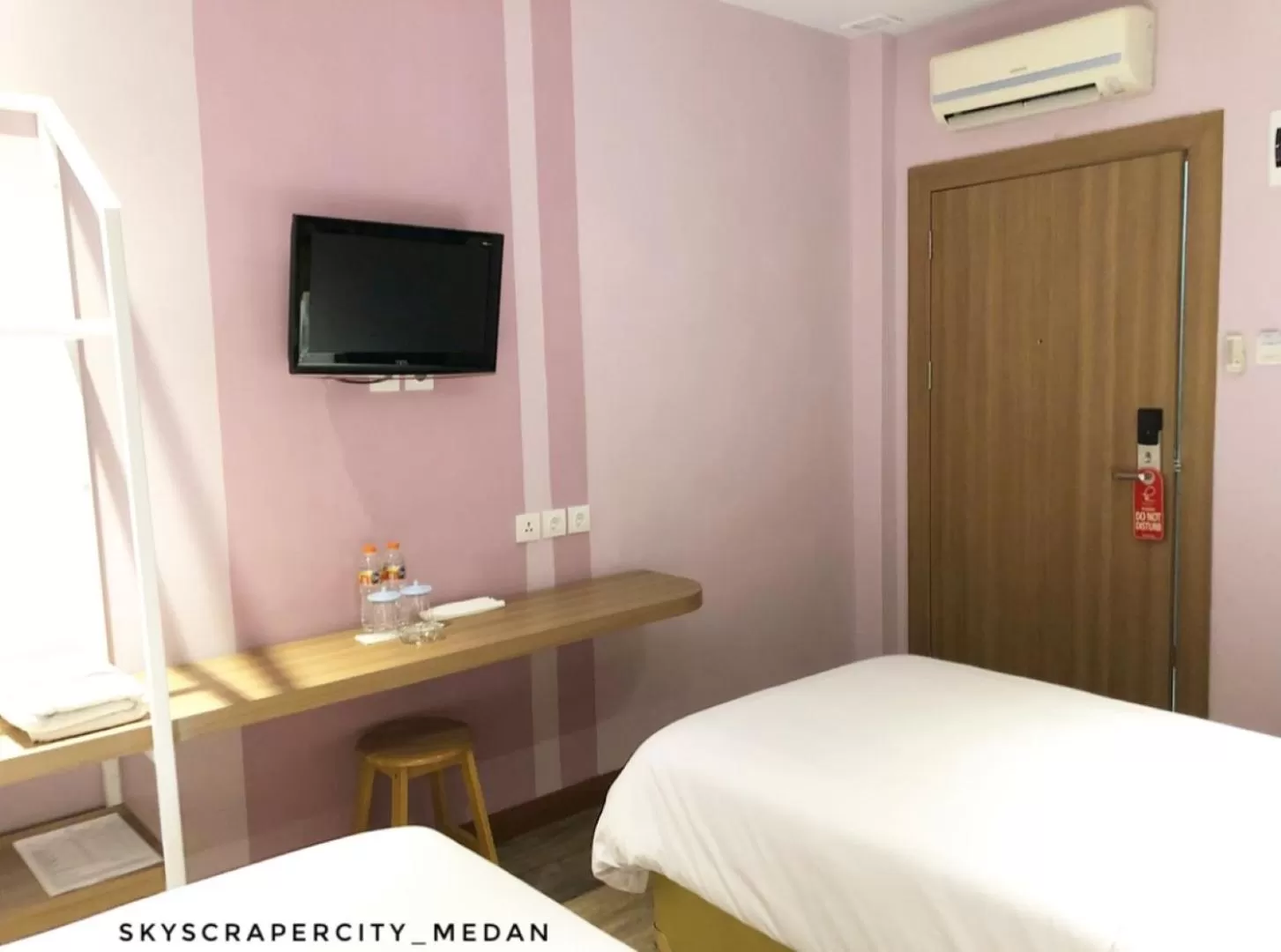 Bedroom, Bed in Kama Hotel