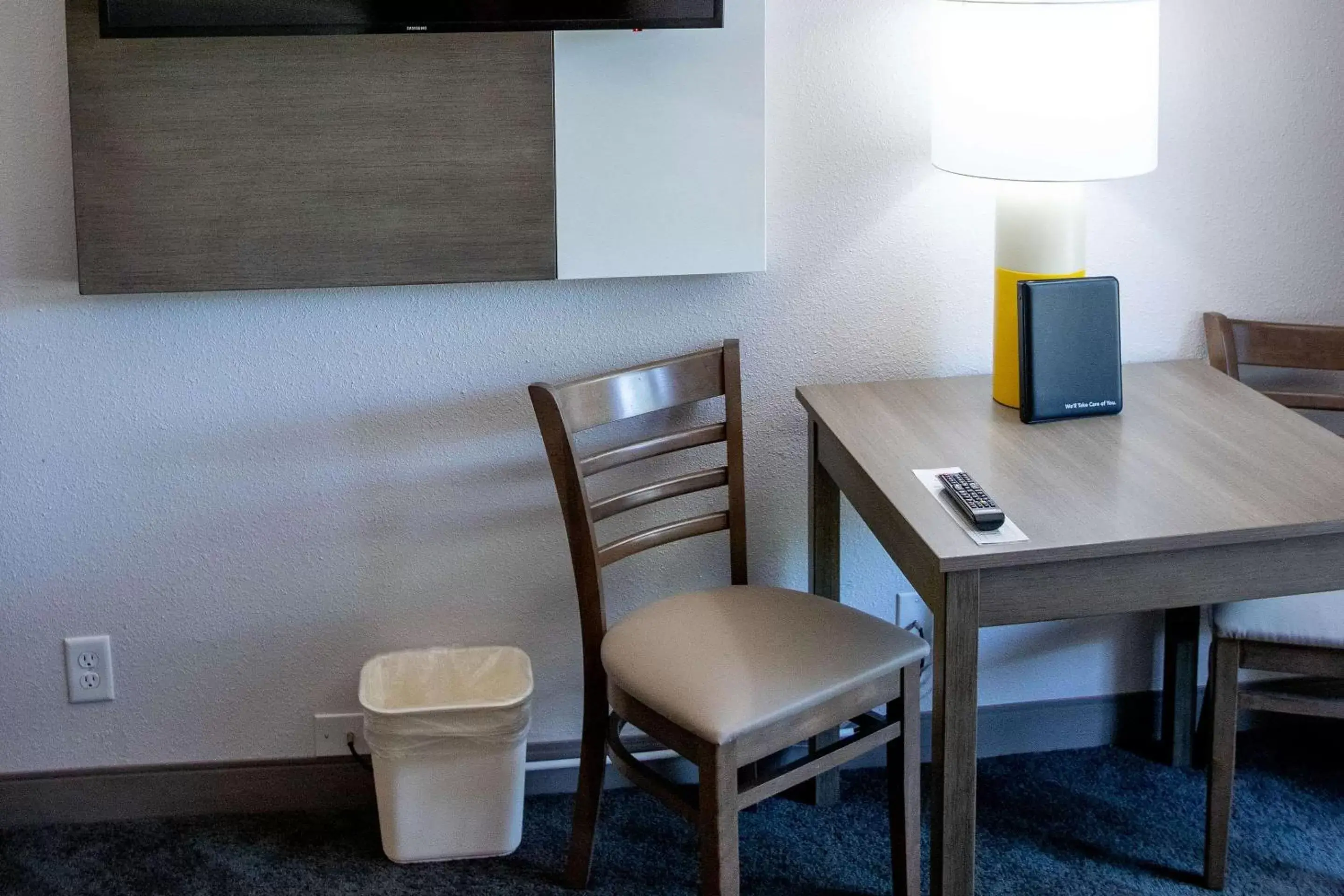 Bedroom, Dining Area in Comfort Inn Sioux City South