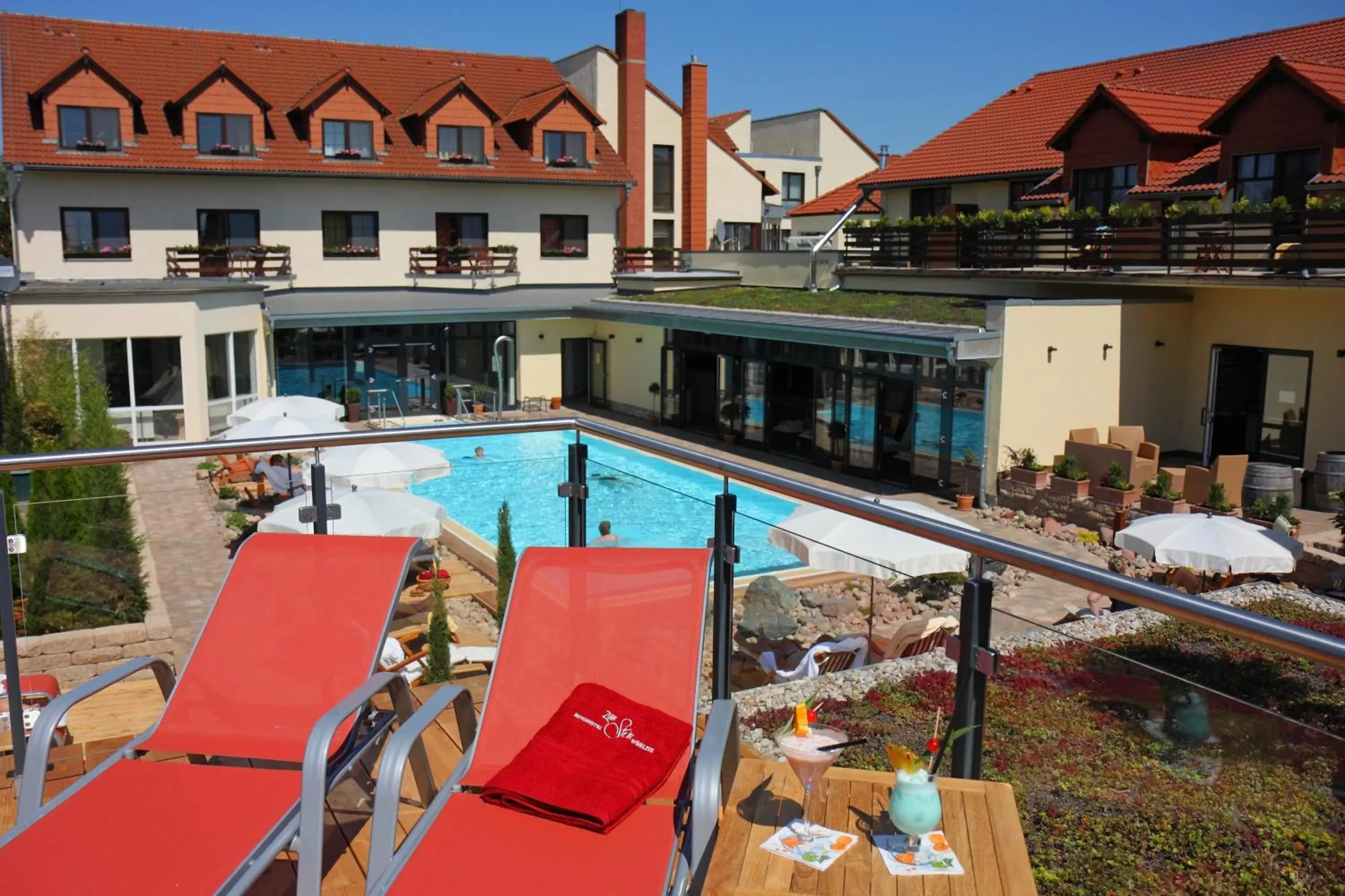 Pool view, Swimming Pool in Ringhotel Hotel Zum Stein