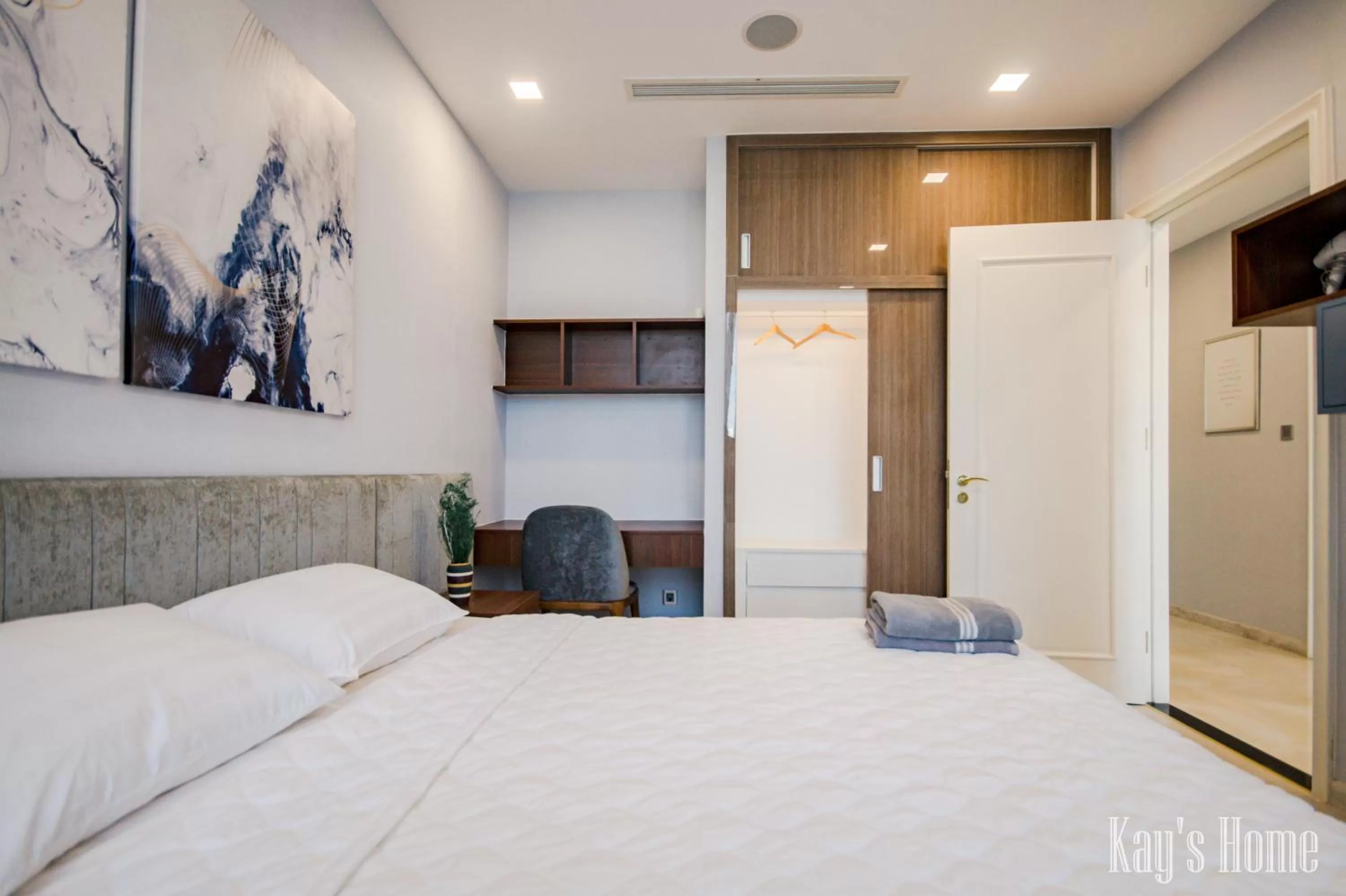 Bed in Vinhomes Central Park-Nice Homes