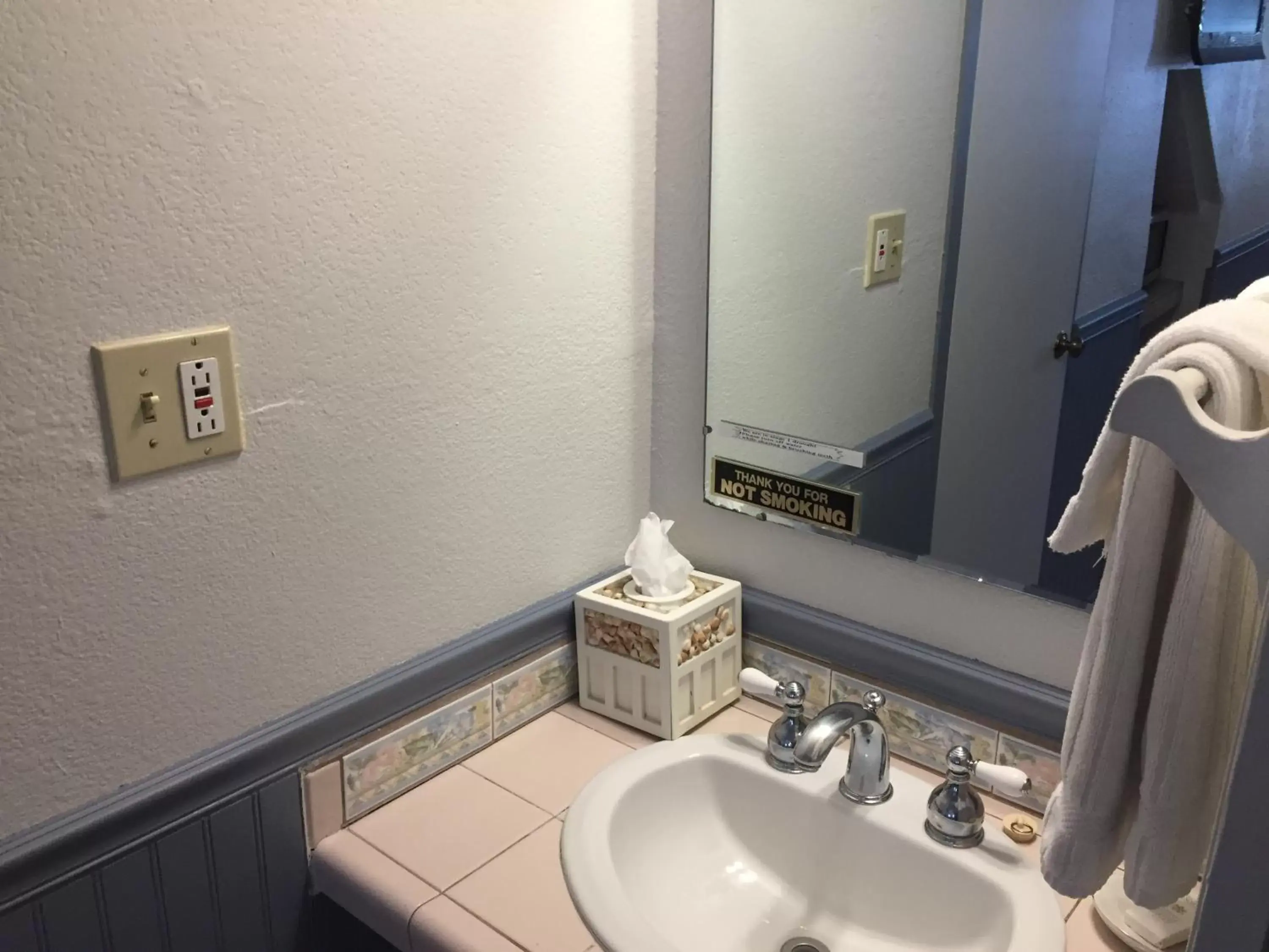 Bathroom in Catalina Island Seacrest Inn