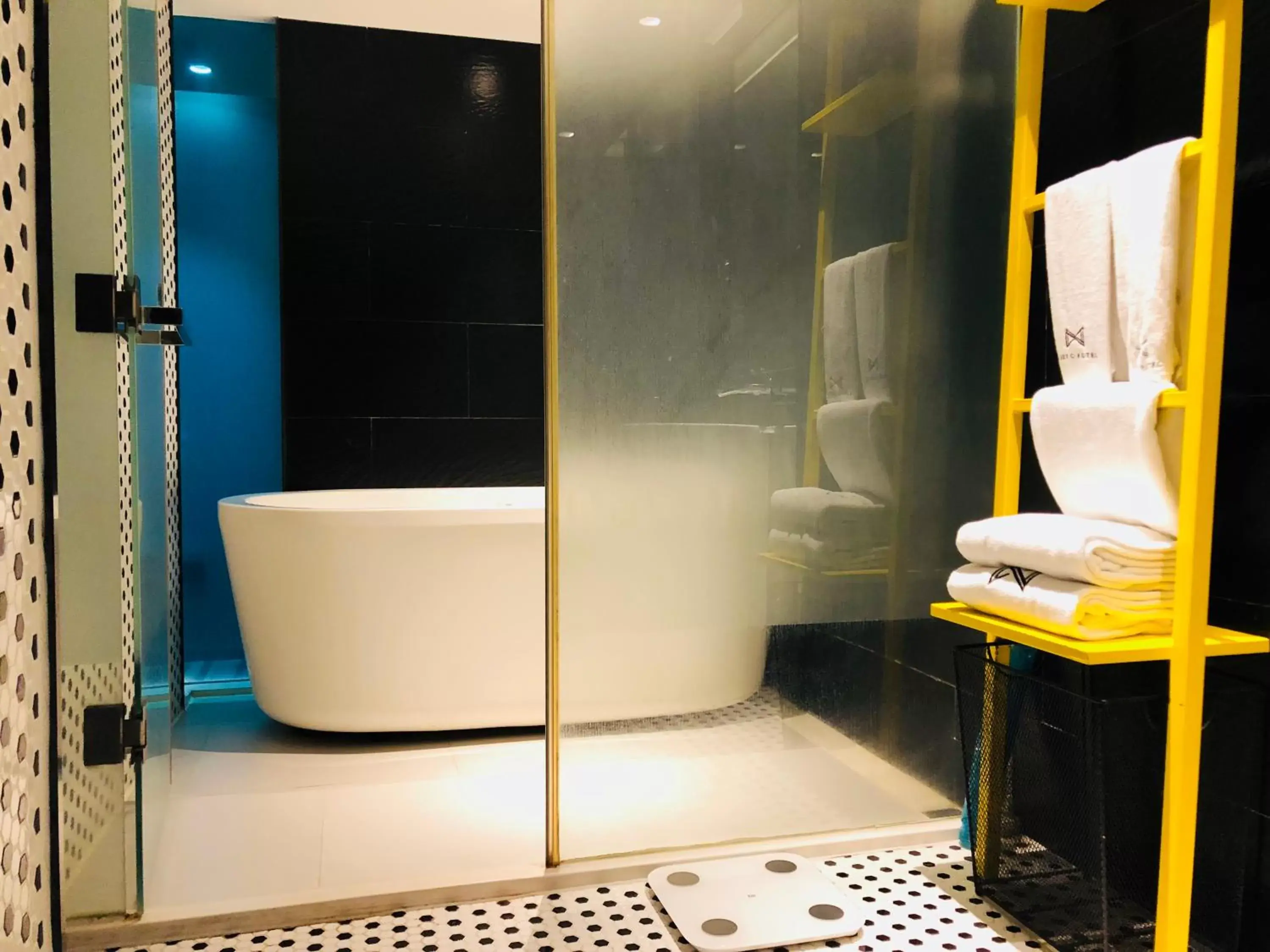 Bathroom in Likto Hotel-Free Shuttle Bus to Canton Fair