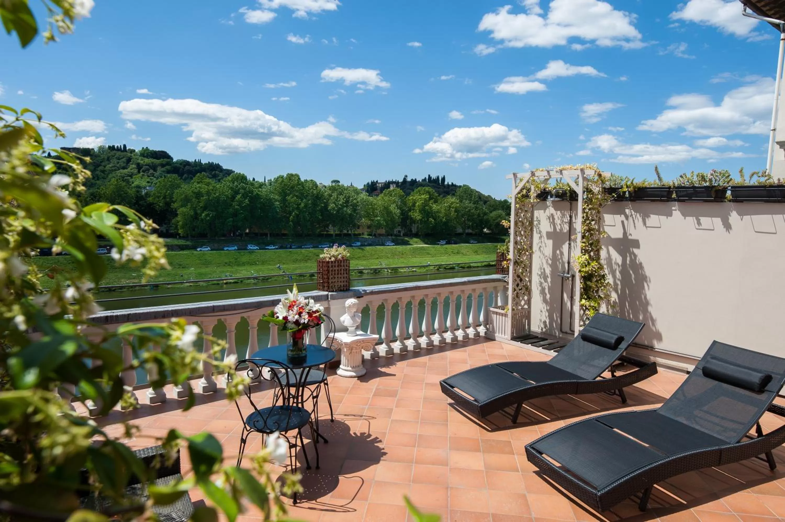 Decorative detail in Hotel Lungarno Vespucci 50