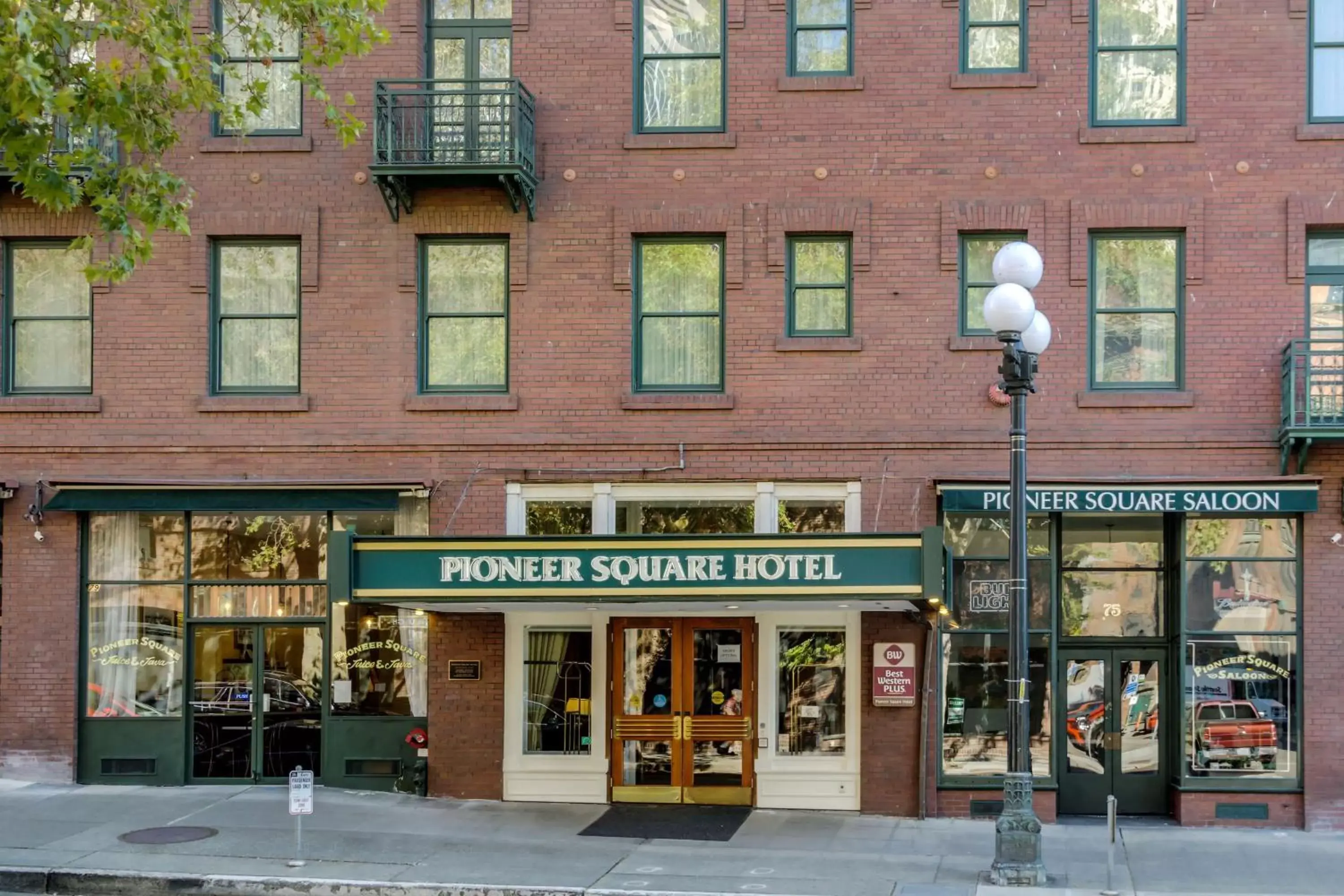 Property building in Best Western Plus Pioneer Square Hotel Downtown