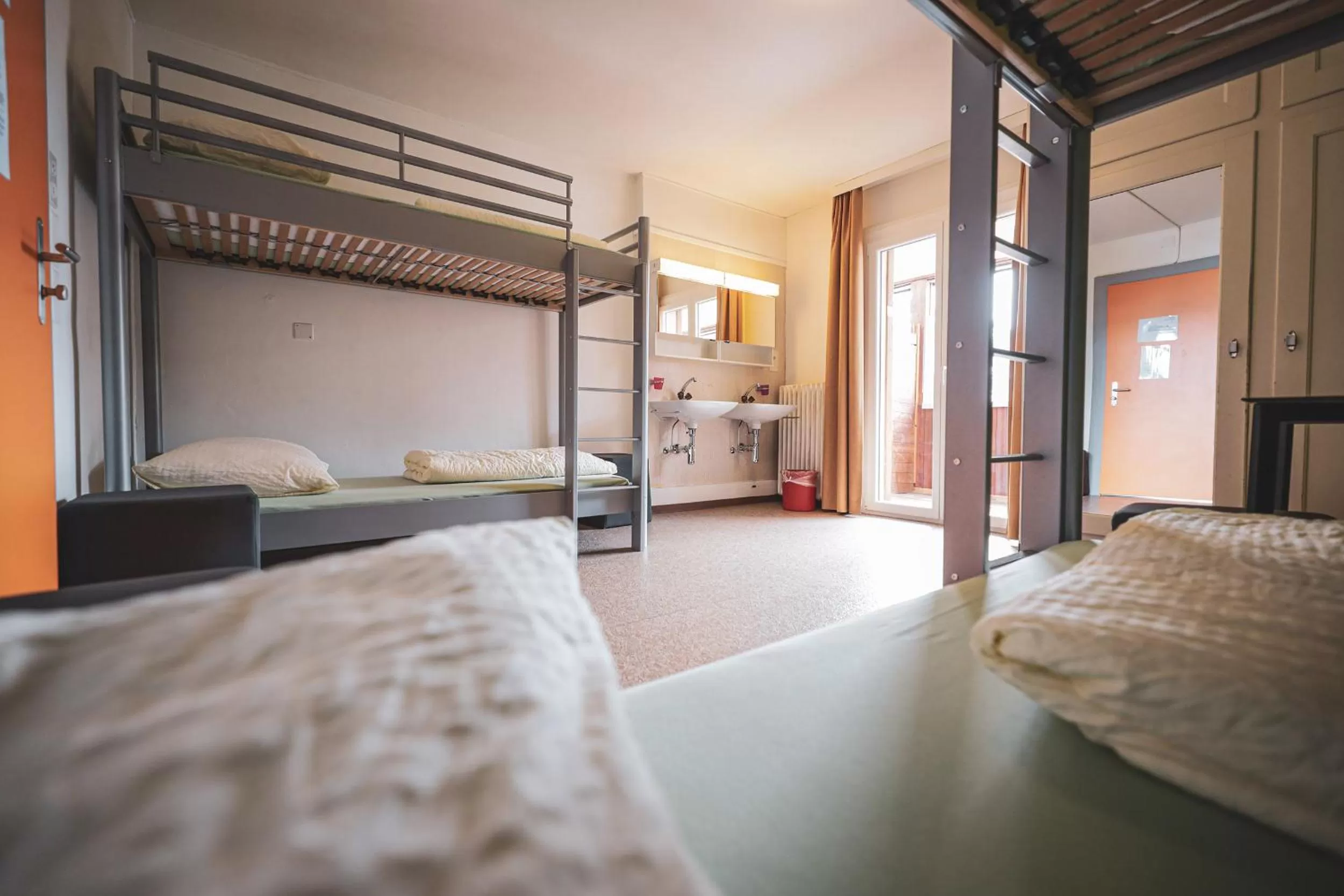 Photo of the whole room, Bed in Arosa Mountain Lodge