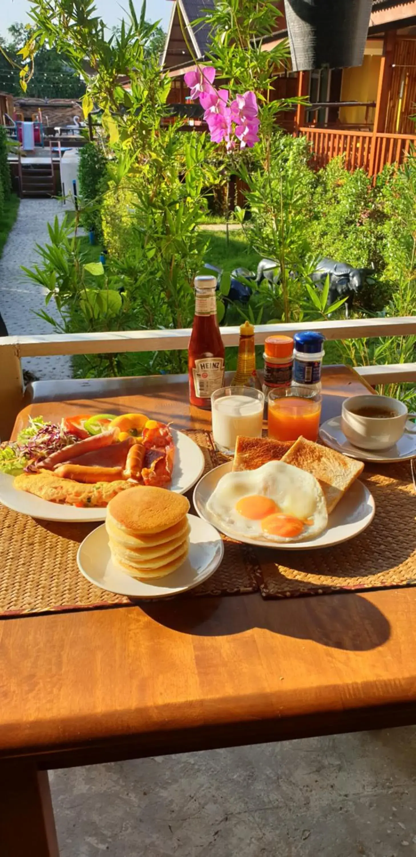 Continental breakfast in Lanta for Rest Boutique