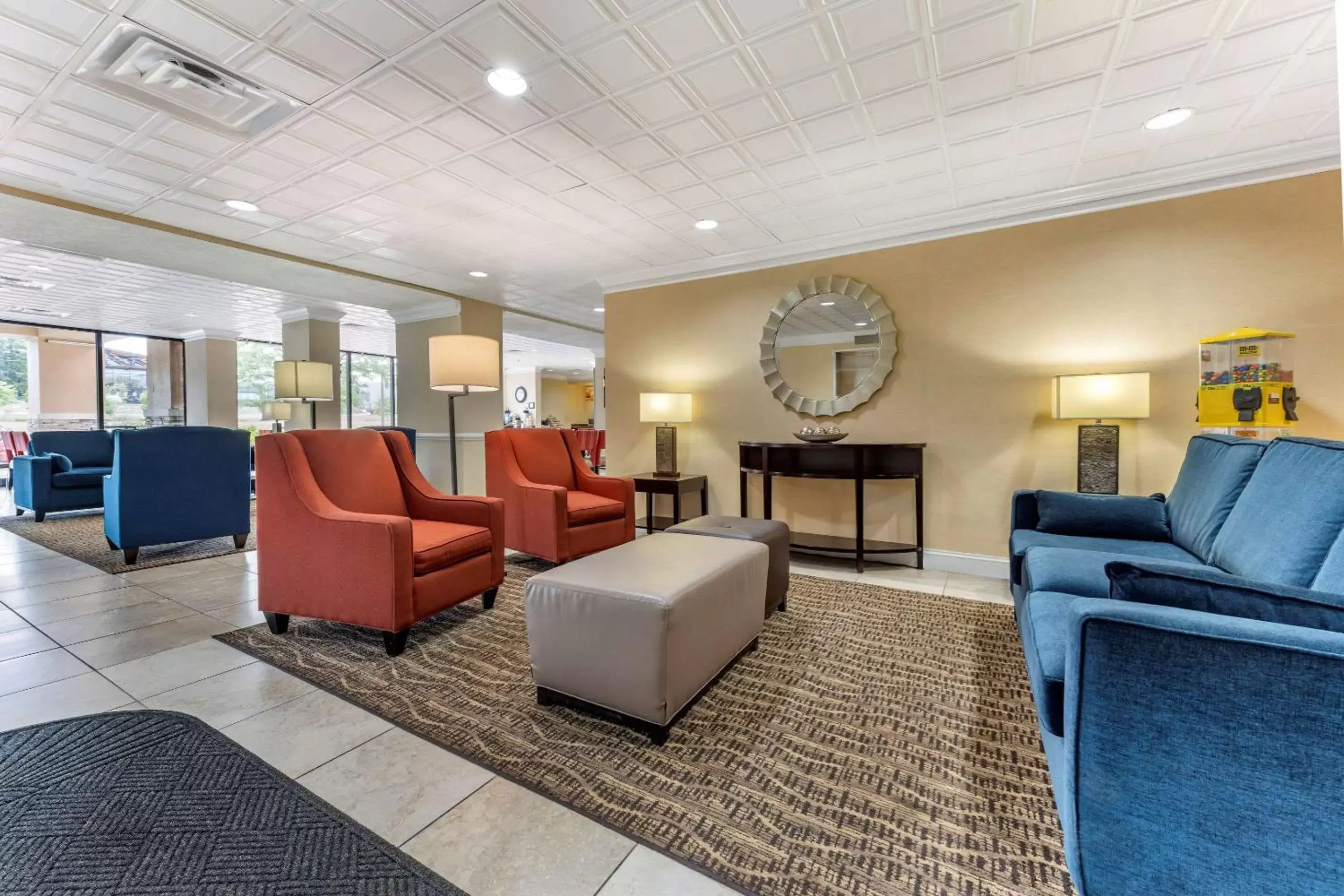 Lobby or reception, Seating Area in Comfort Inn Cranberry Township