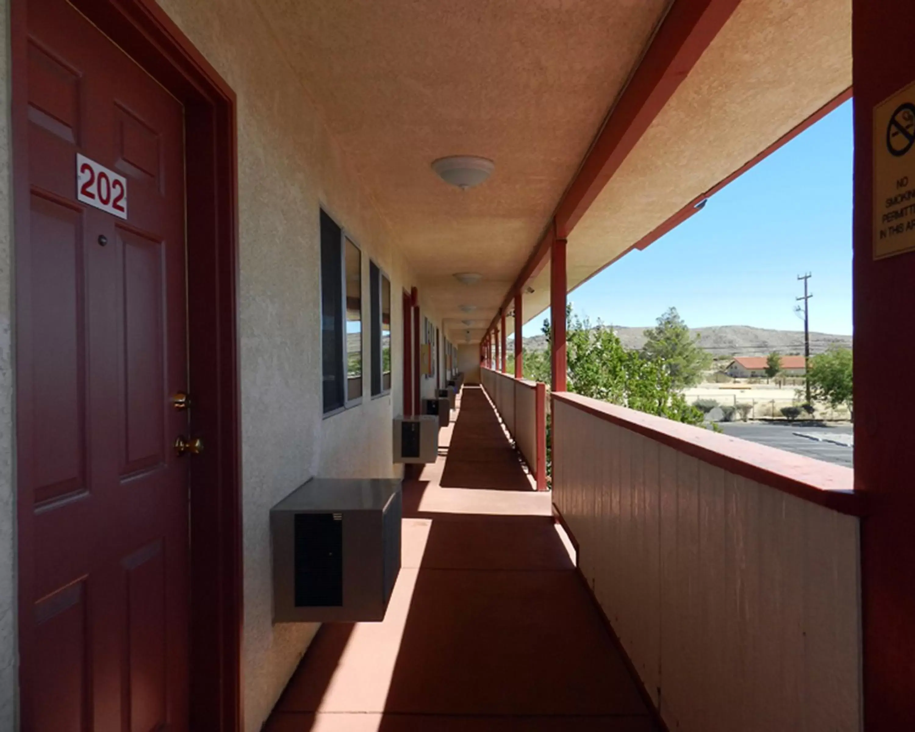 Facade/entrance, Balcony/Terrace in High Desert Motel Joshua Tree National Park