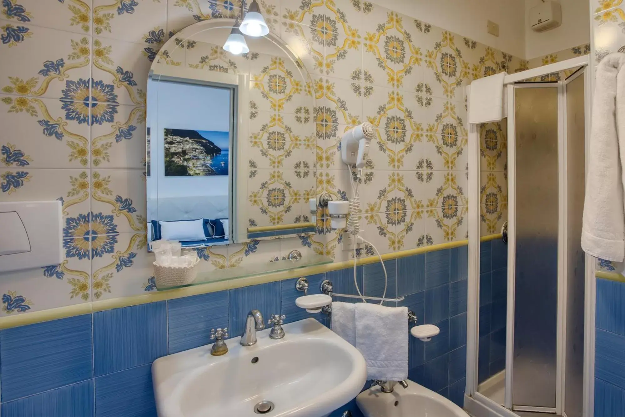 Bathroom in Locanda Costa D'Amalfi