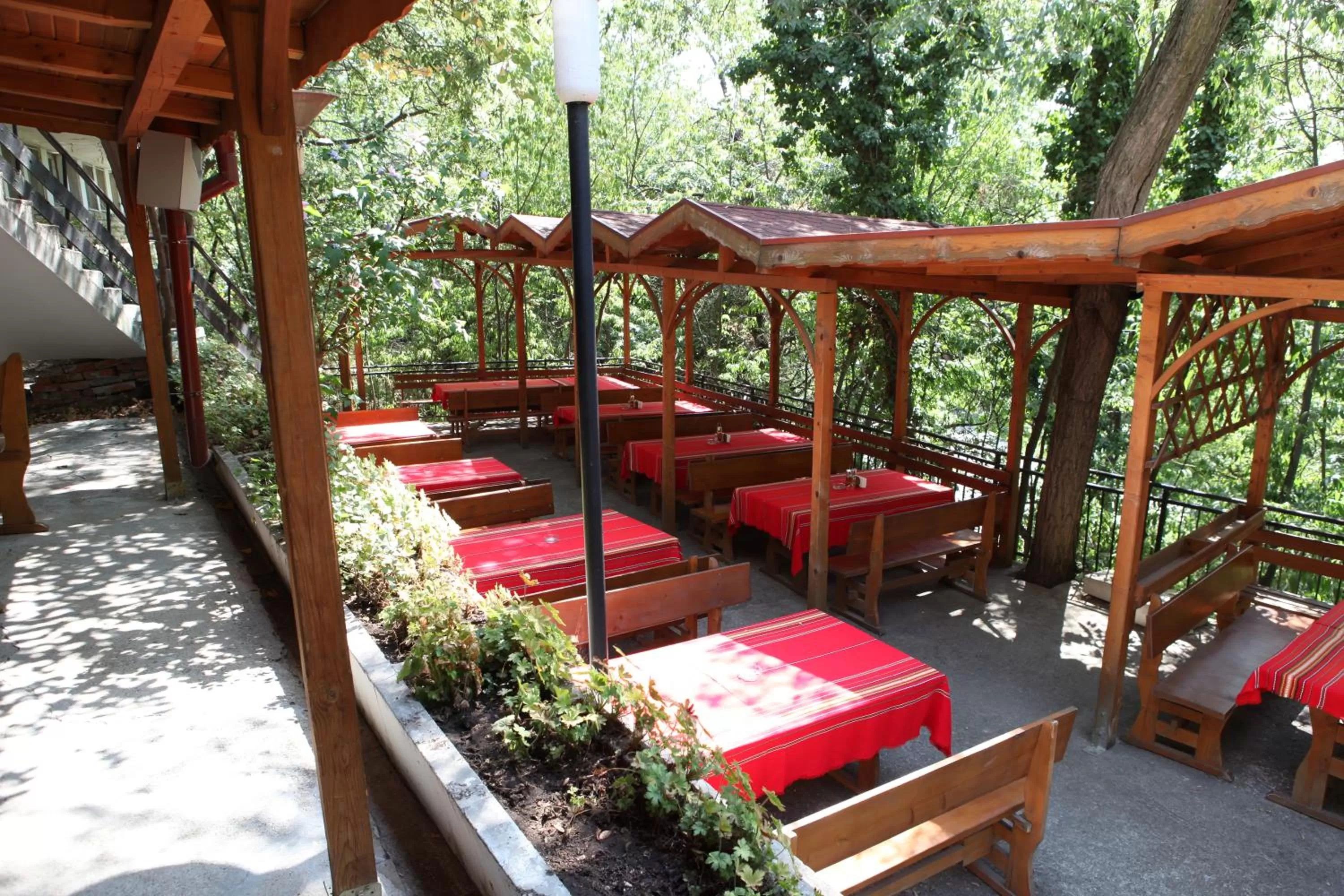 Restaurant/places to eat in Hotel Hijata