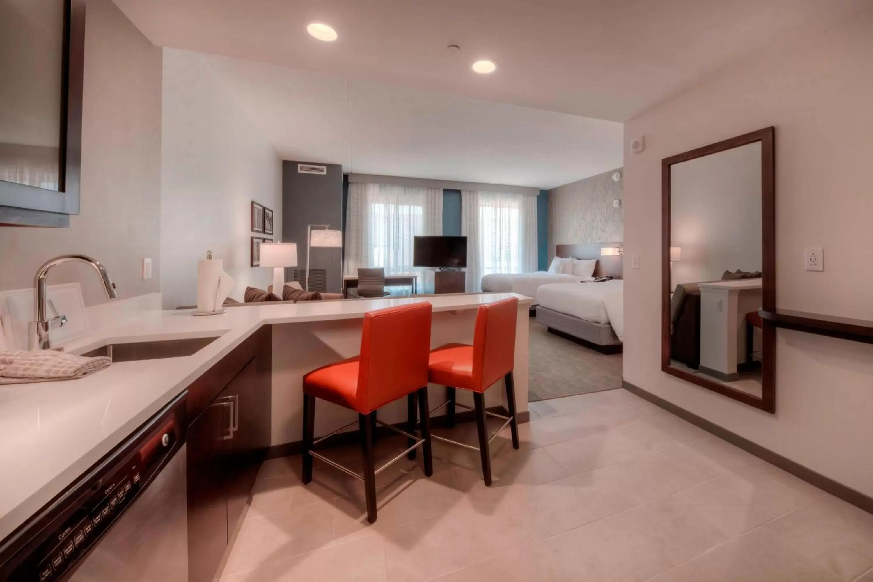 Photo of the whole room, Kitchen/Kitchenette in Residence Inn by Marriott Raleigh Downtown
