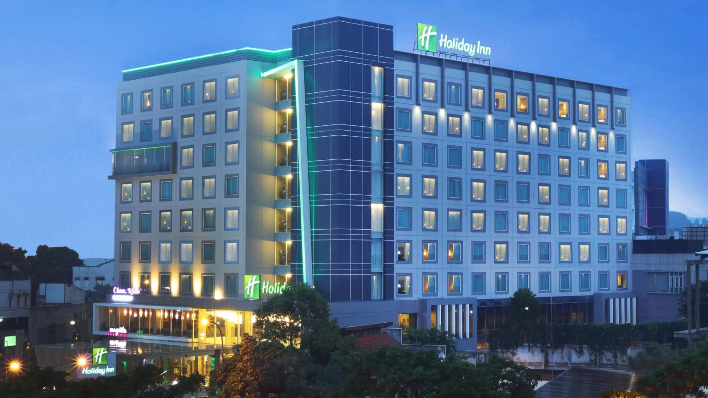 Property building in Holiday Inn Bandung Pasteur by IHG