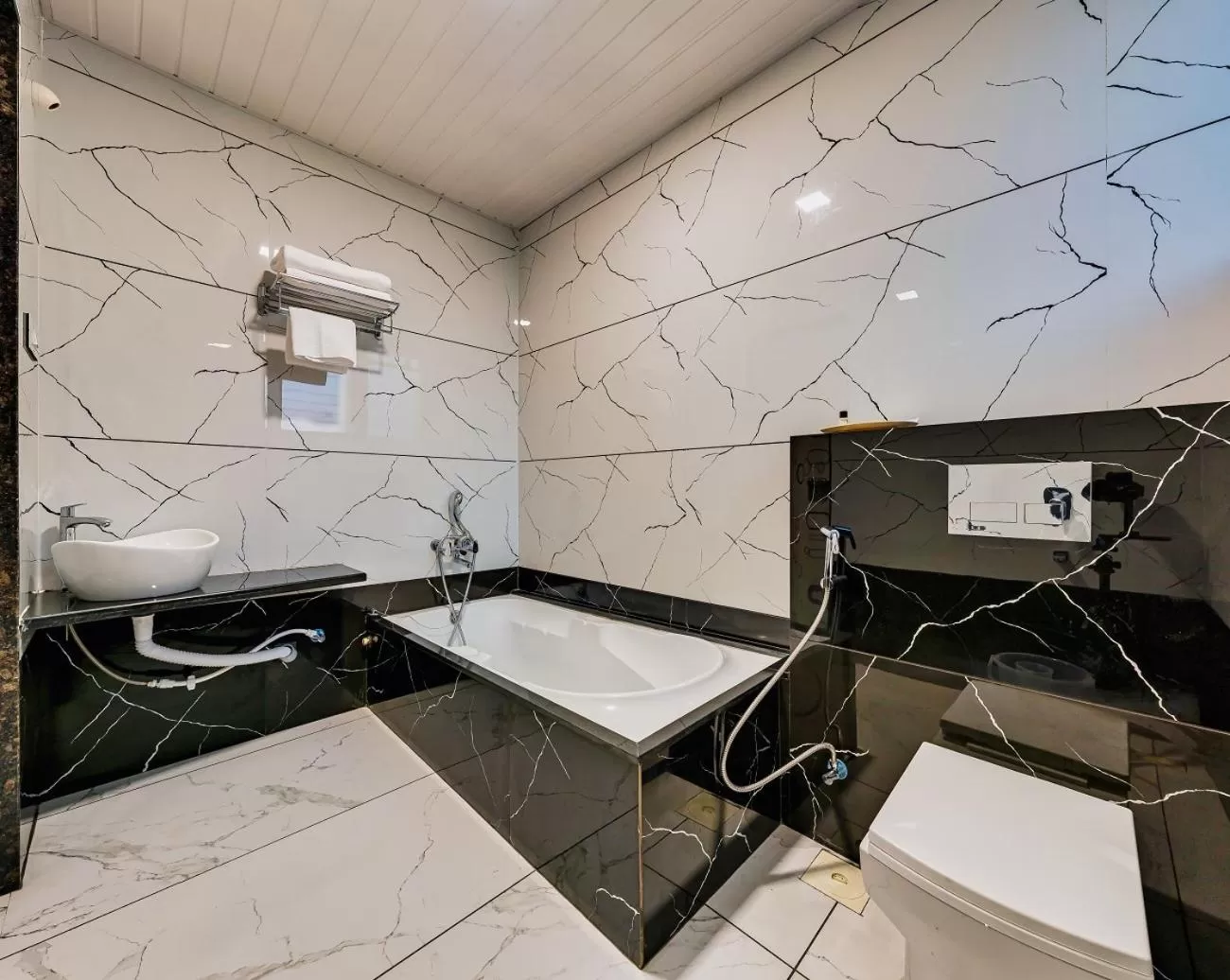 Bathroom in Hotel Grand Indu, 3 Star Kolhapur