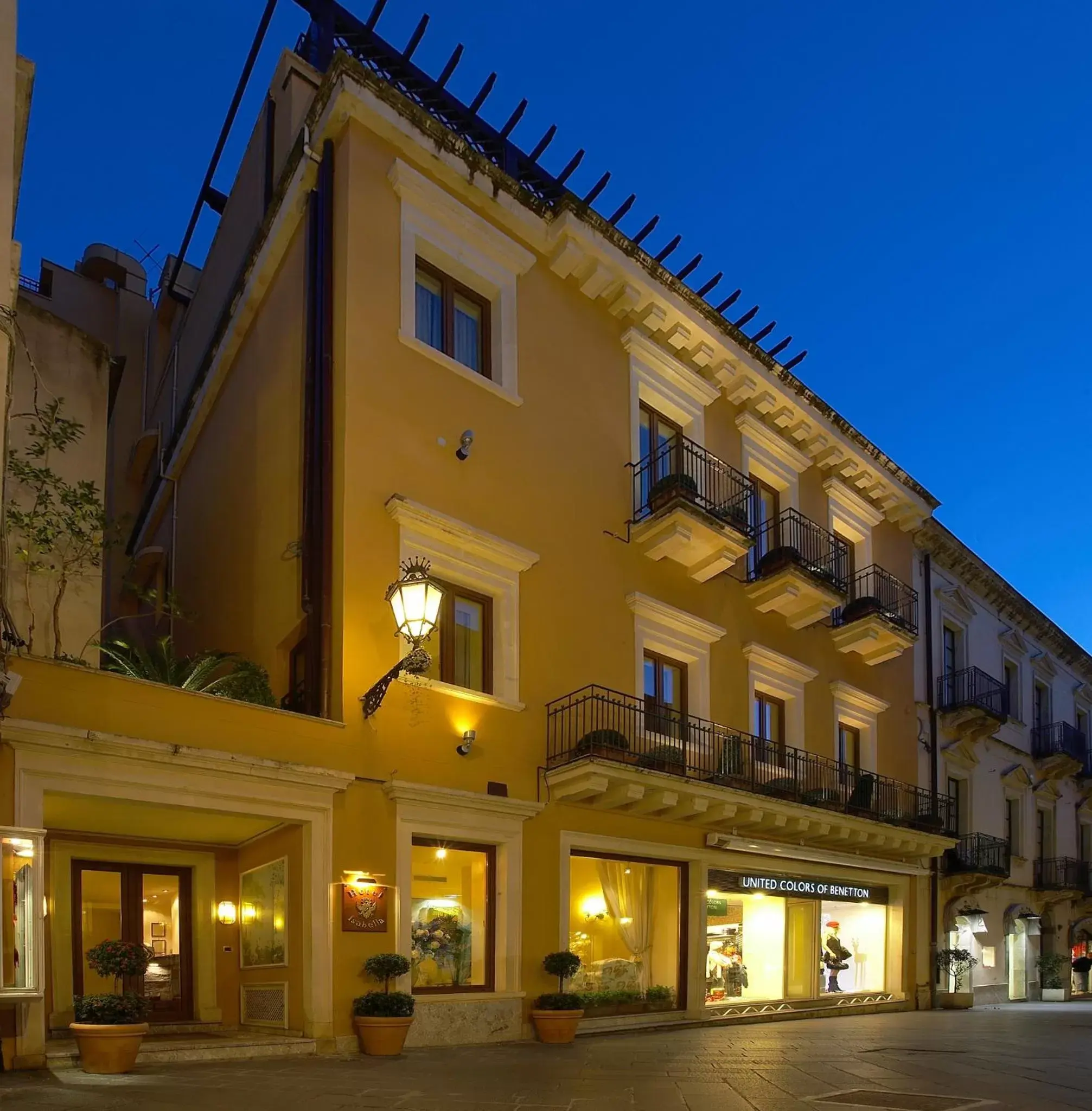 Facade/entrance, Property Building in Hotel Isabella