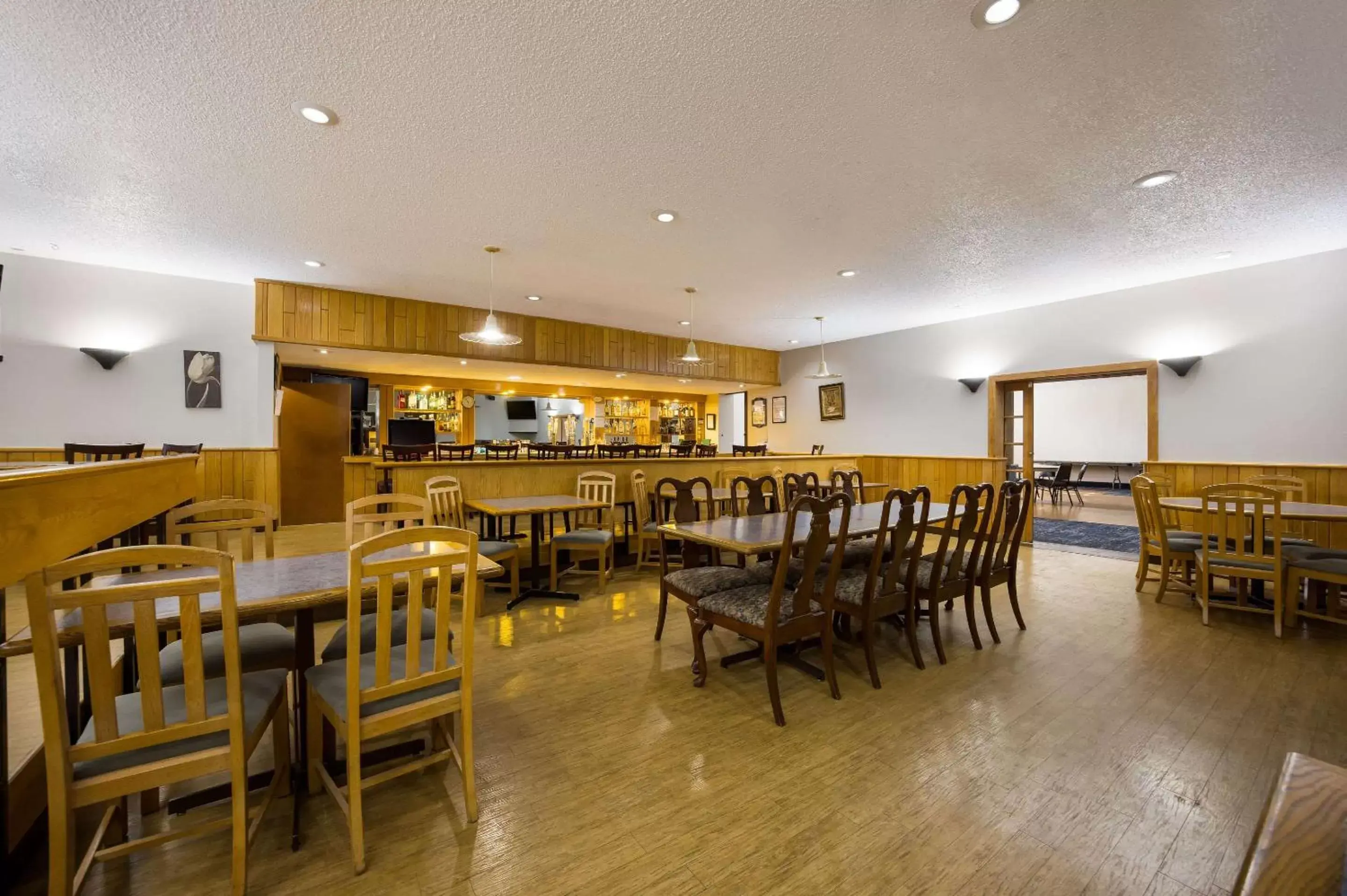 Lounge or bar, Restaurant/Places to Eat in Quality Inn & Suites