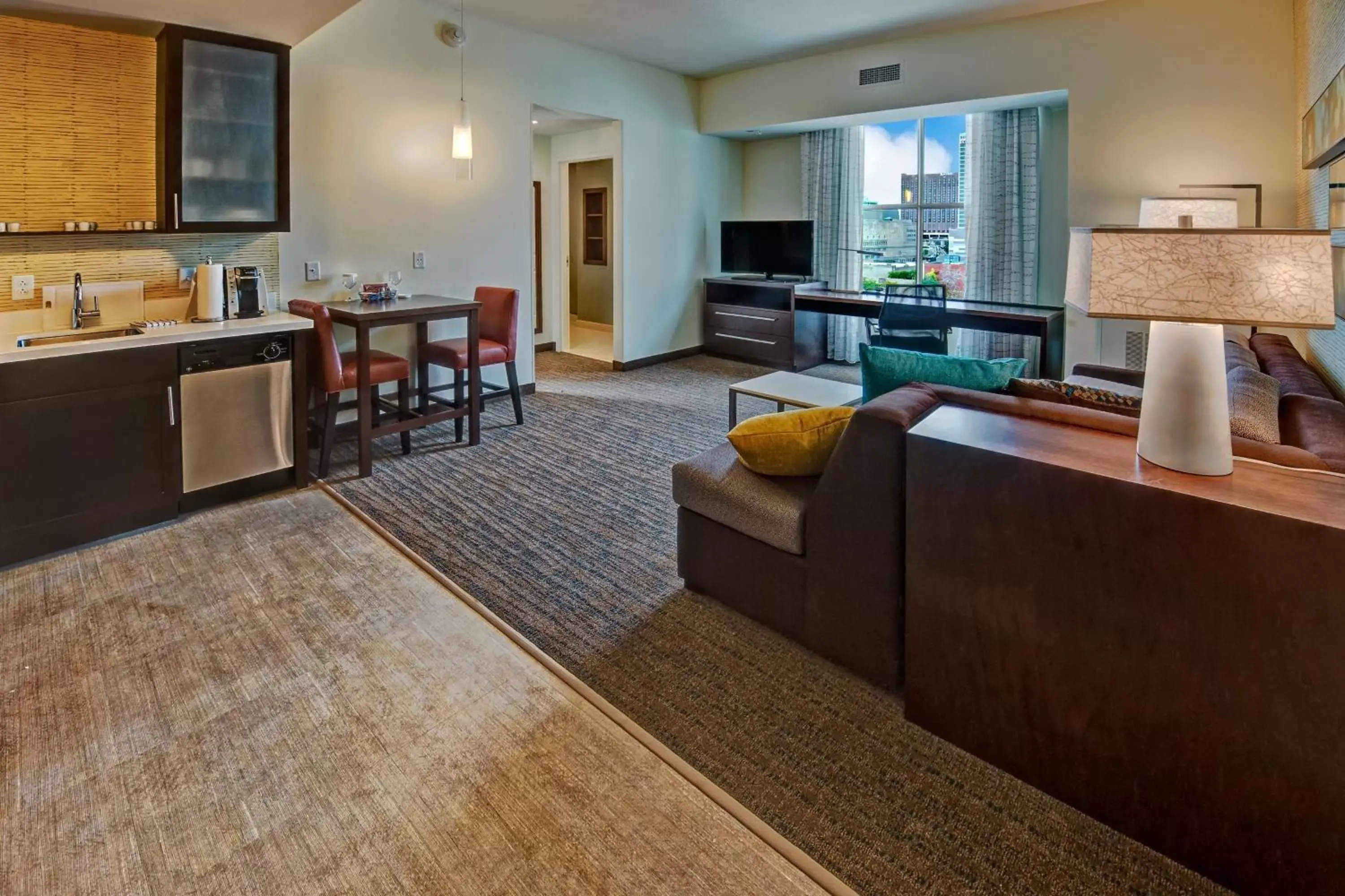 Living room in Residence Inn by Marriott Kansas City Downtown/Convention Center
