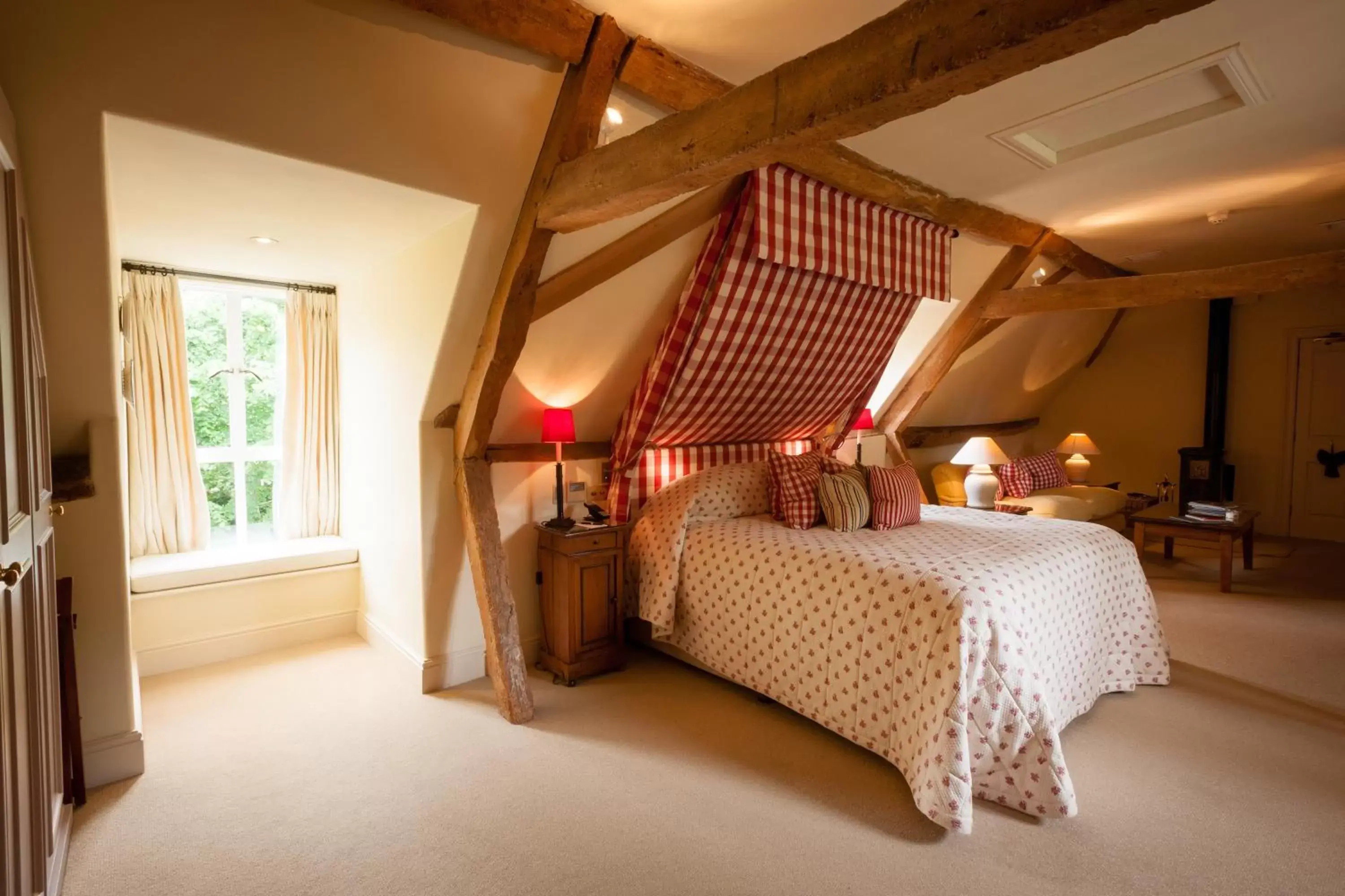 Bed in Le Manoir aux Quat'Saisons, A Belmond Hotel, Oxfordshire