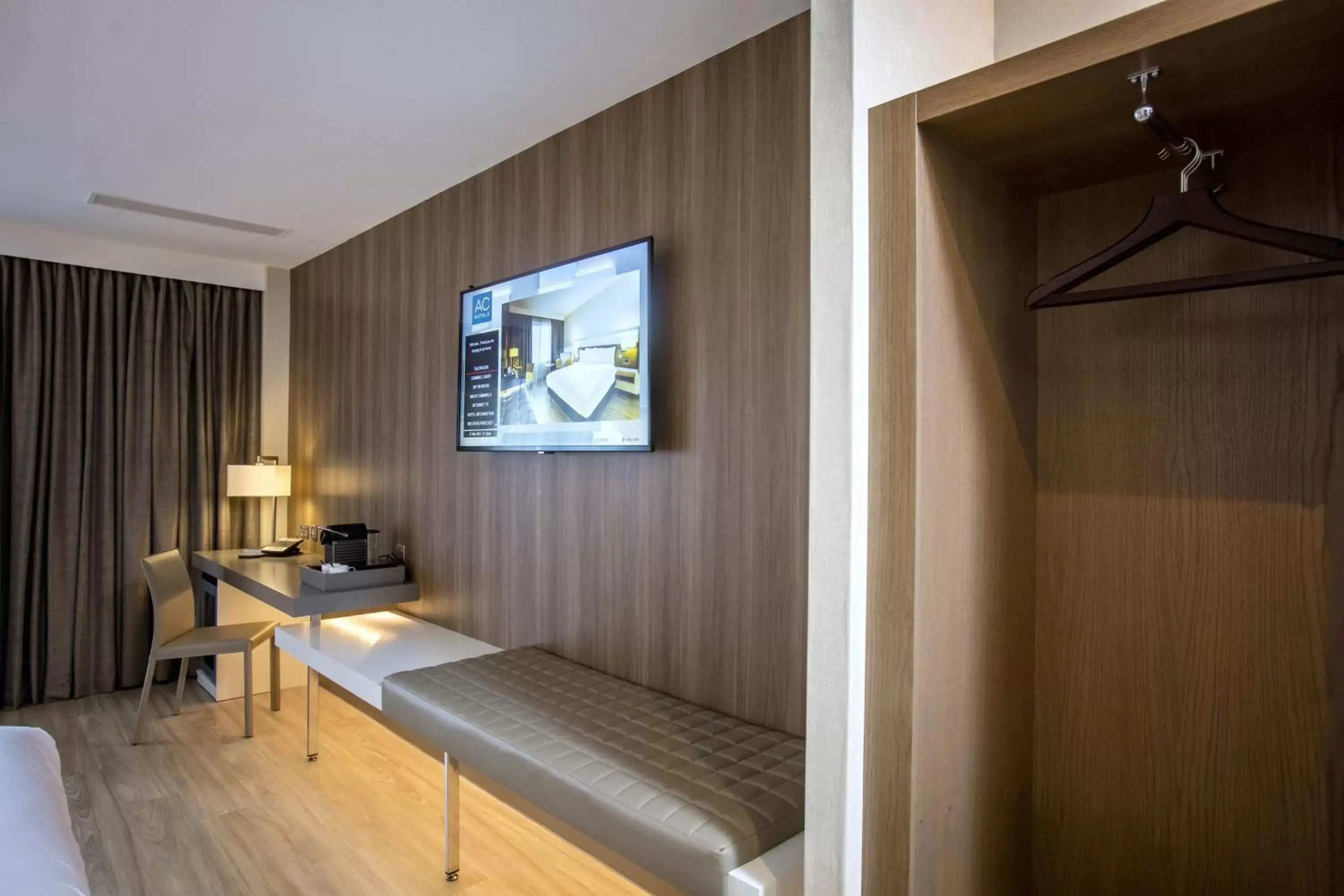 TV and multimedia, TV/Entertainment Center in AC Hotel by Marriott Birmingham