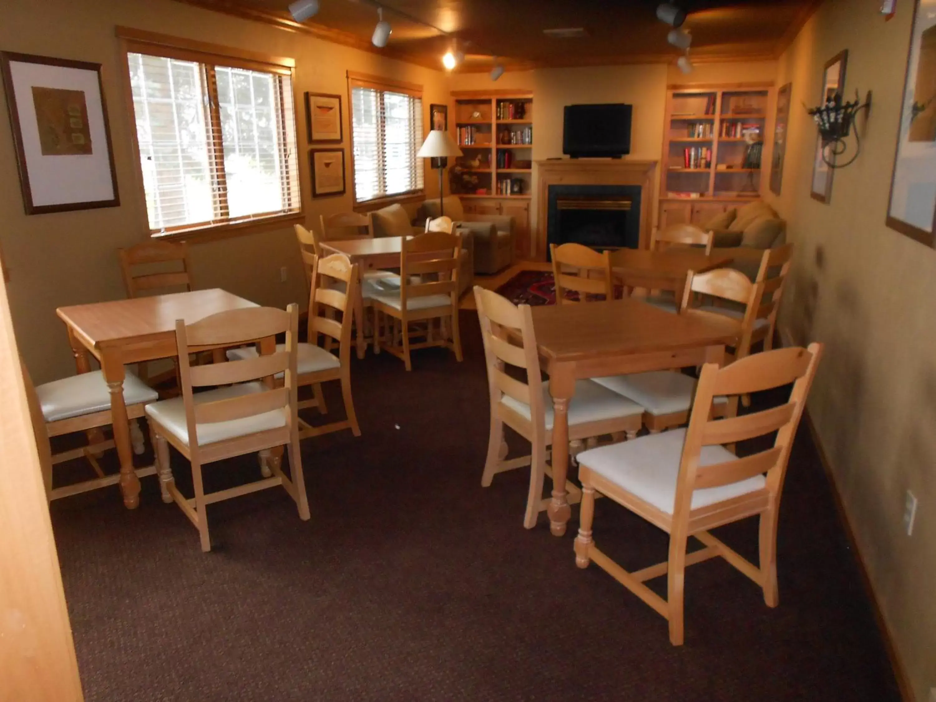 Banquet/Function facilities, Restaurant/Places to Eat in Homestead Suites - Fish Creek