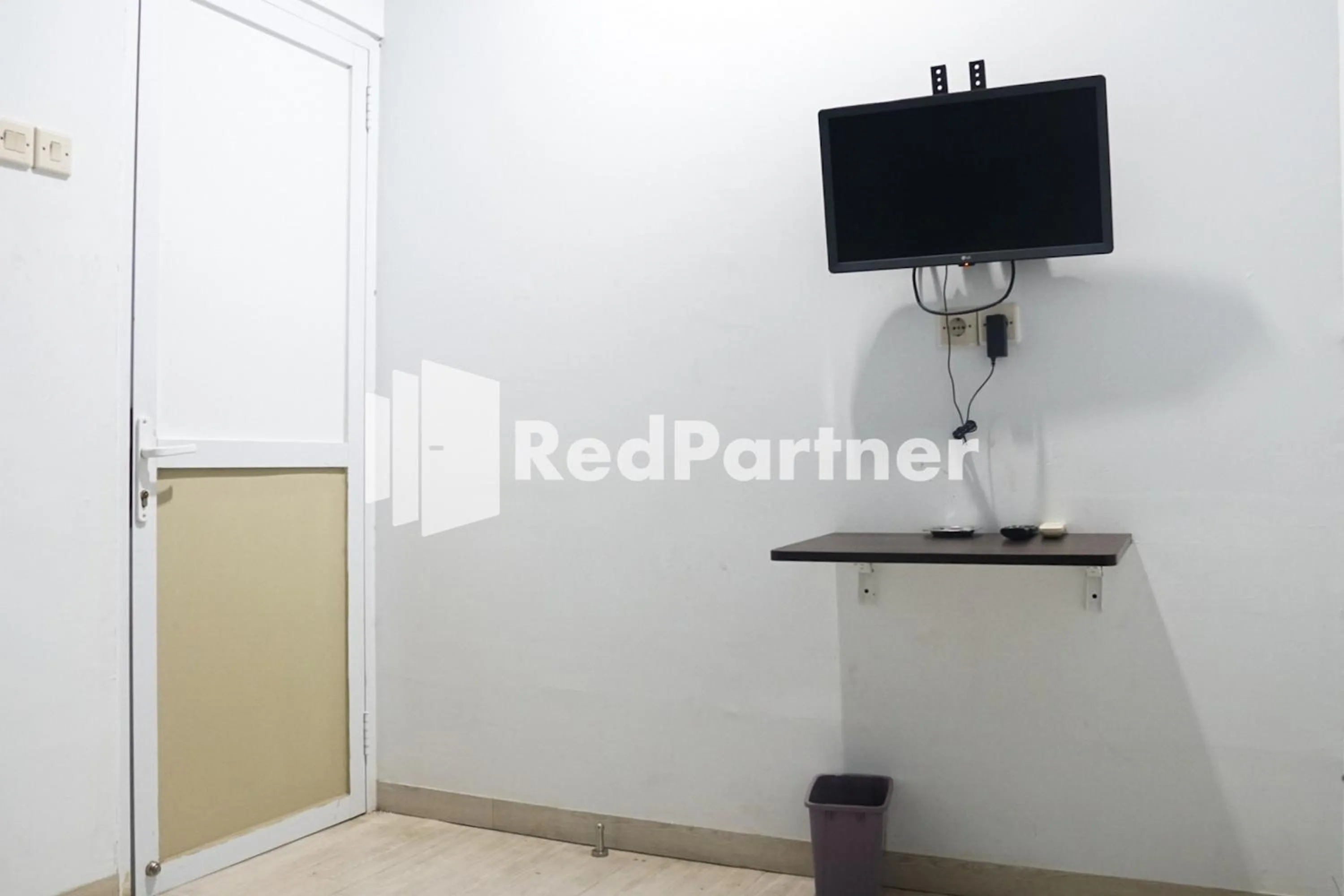 TV and multimedia in Cosmo Harmoni RedPartner