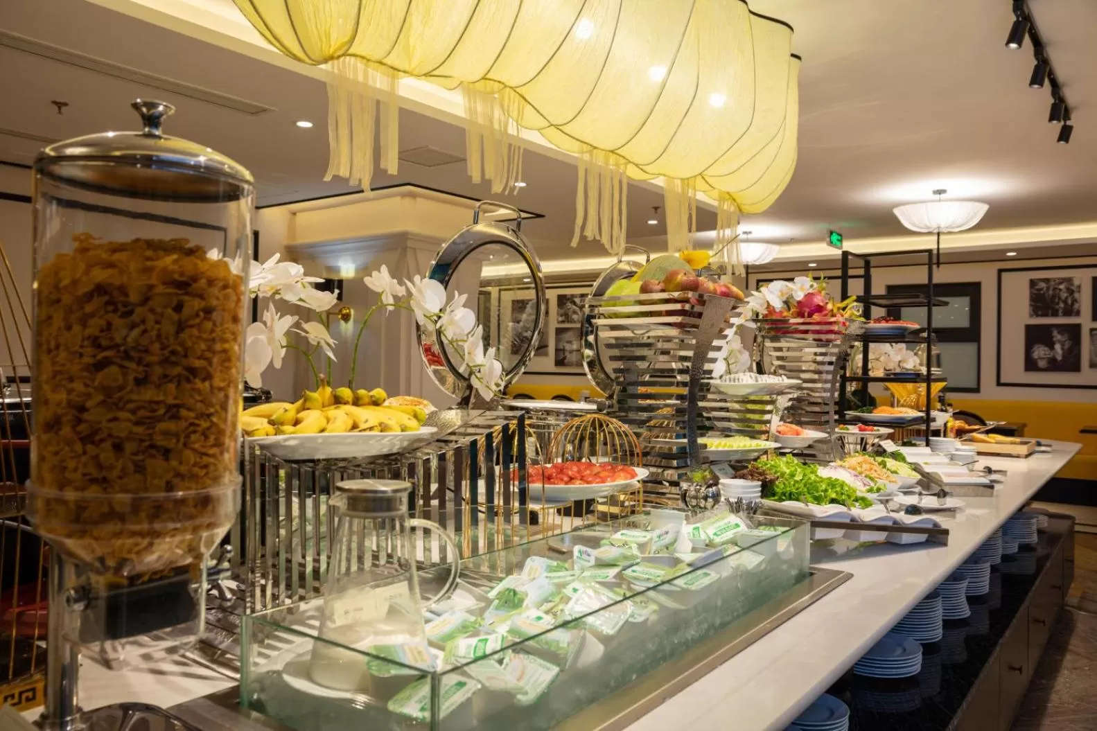 Food and drinks in FTE Ba Dinh Hotel