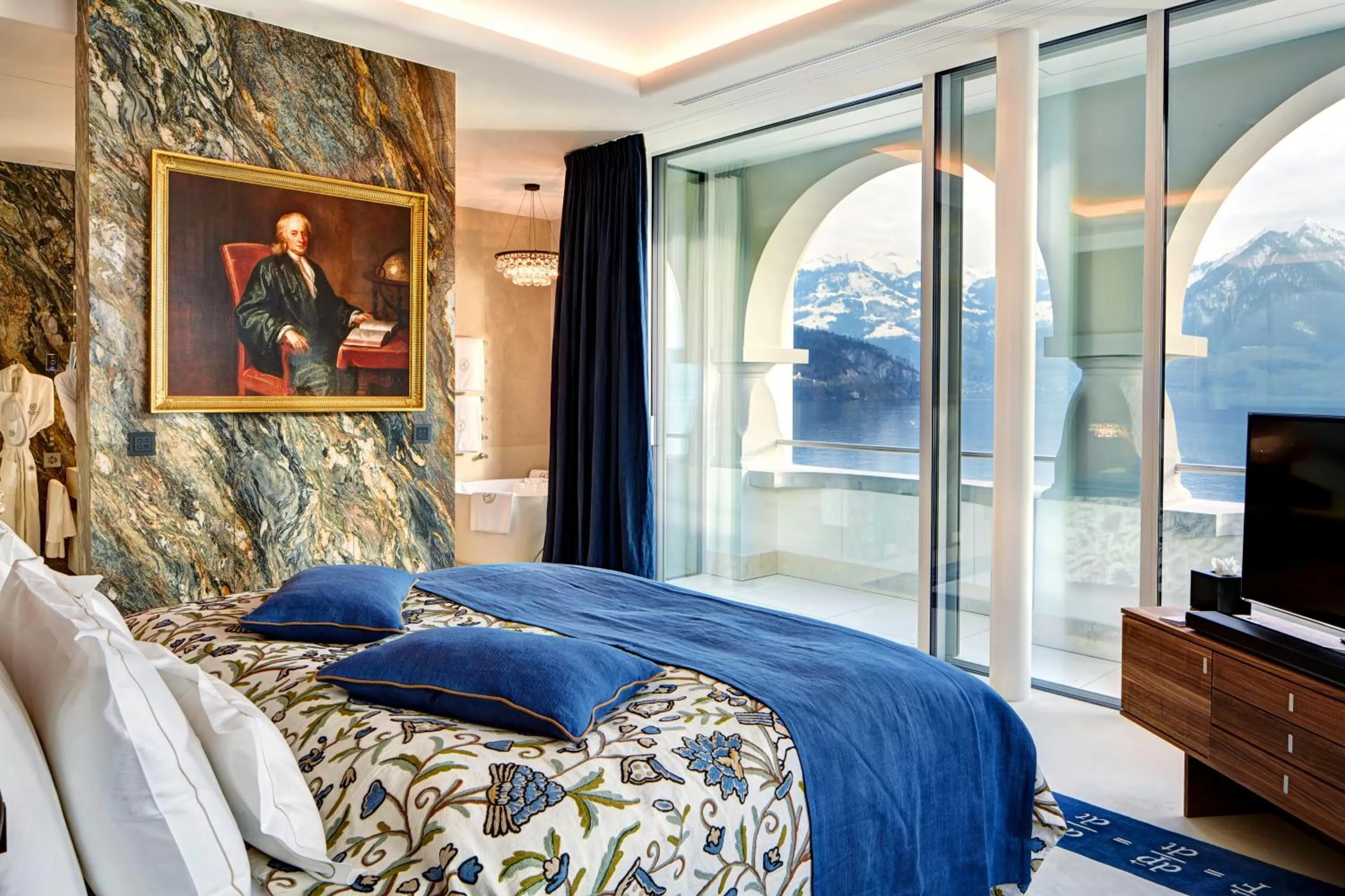 Photo of the whole room, Bed in Park Hotel Vitznau