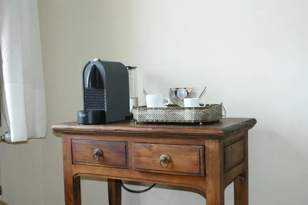 Coffee/Tea Facilities in Hotel Colonial de Santillana