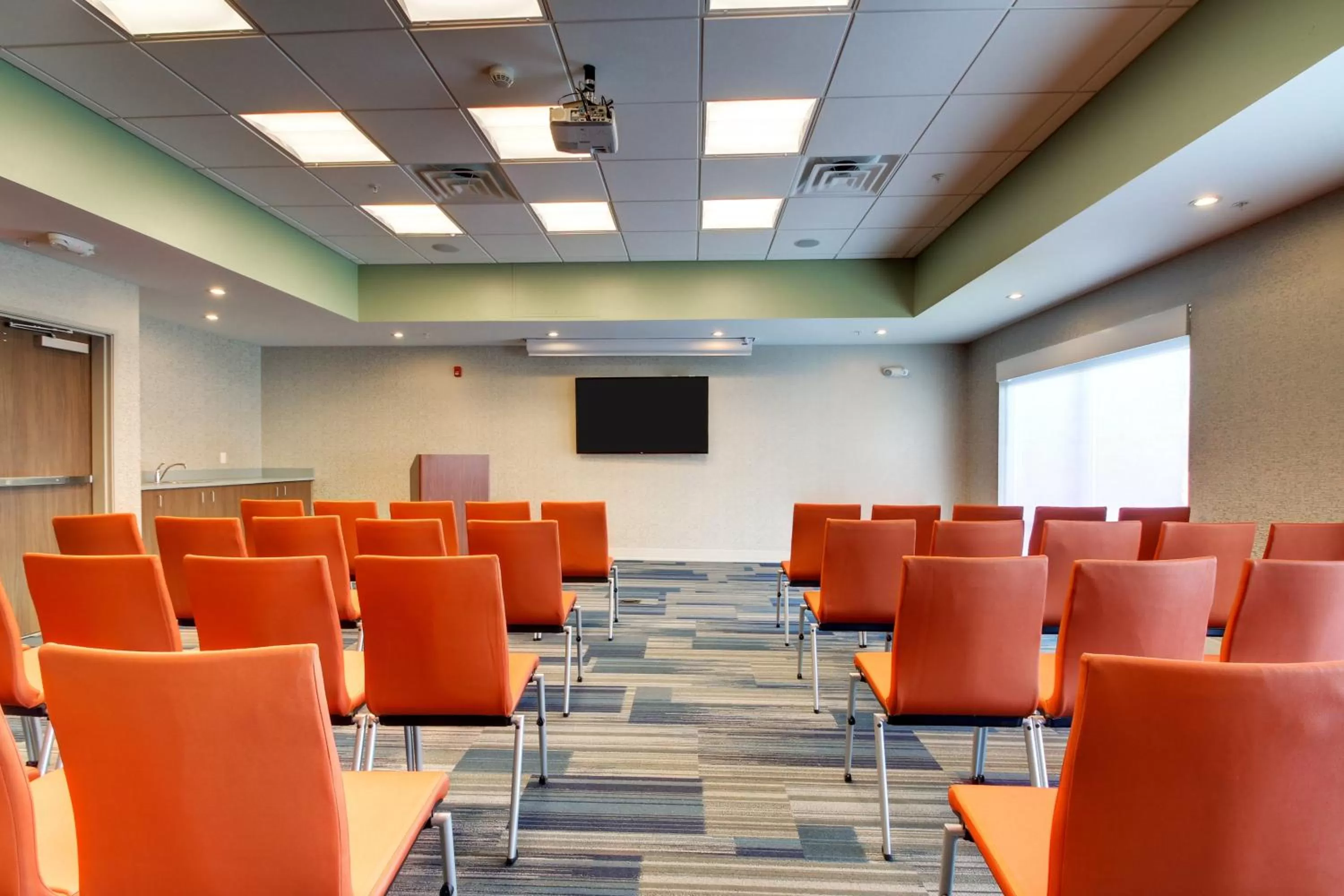 Meeting/conference room in Holiday Inn Express & Suites Galesburg by IHG