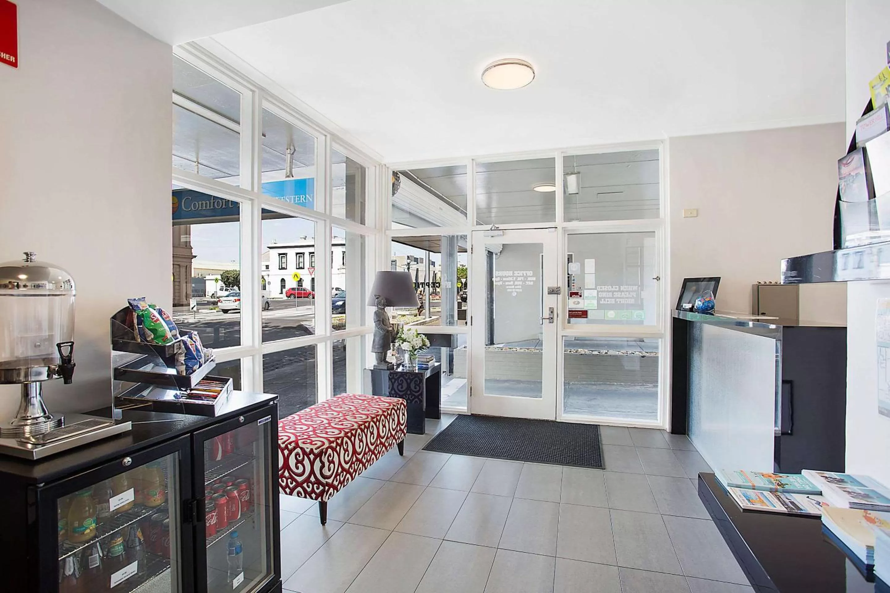 Lobby or reception in Comfort Inn Western