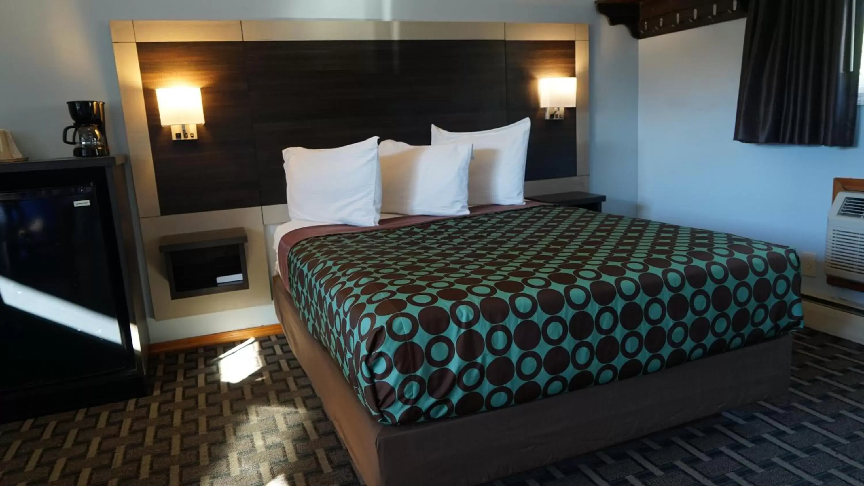 Standard Queen Room Non-Smoking in Budget Host Inn Fridley Standard Queen Room Non-Smoking in Budget Host Inn Fridley