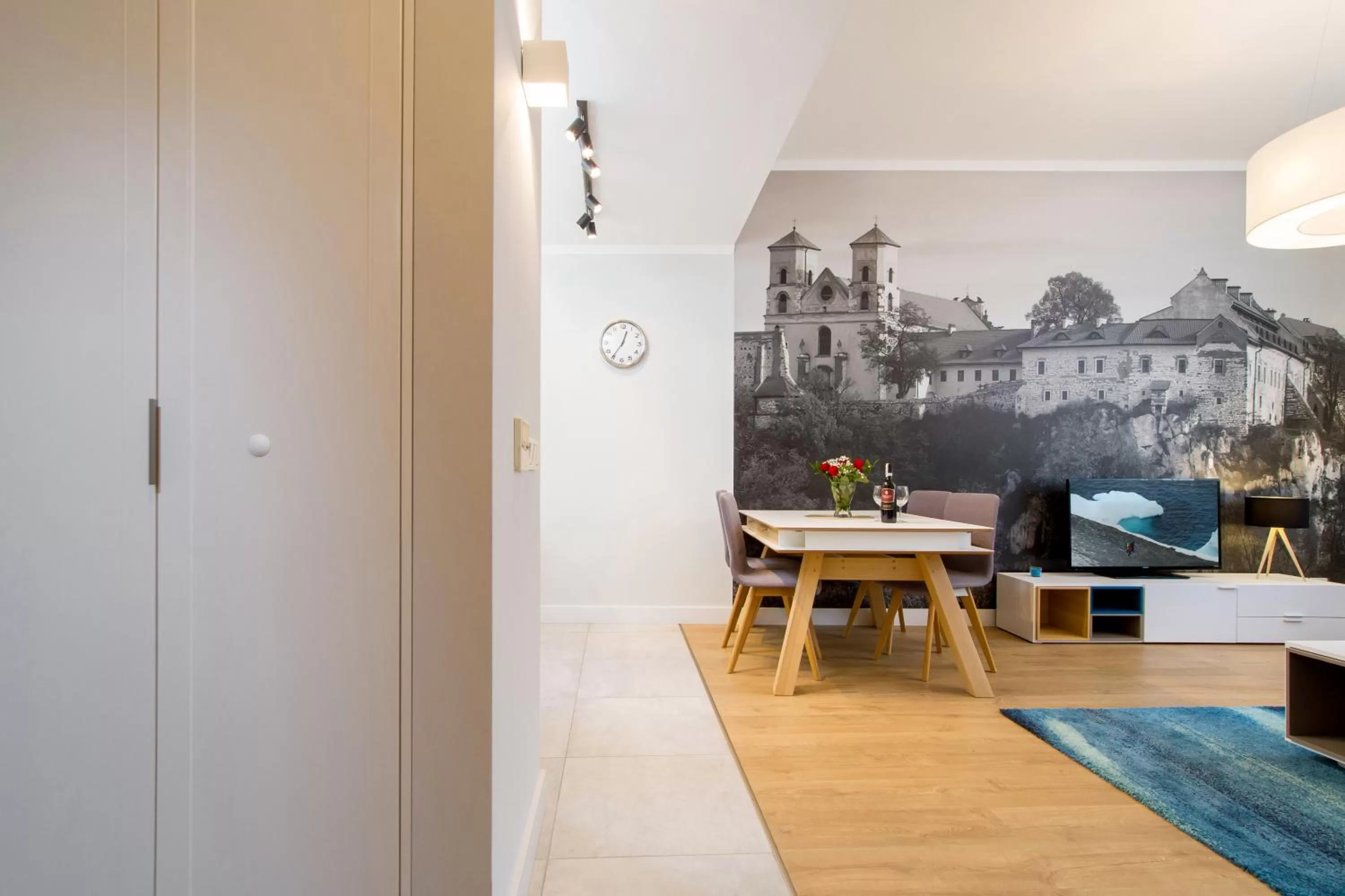 TV and multimedia in Riverside Aparthotel Cracow