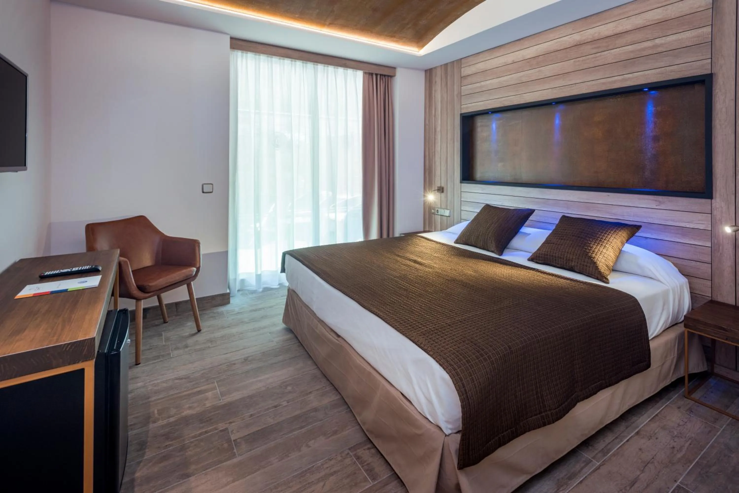 Photo of the whole room, Bed in Hotel GHT Neptuno-Tossa & Venus SPA