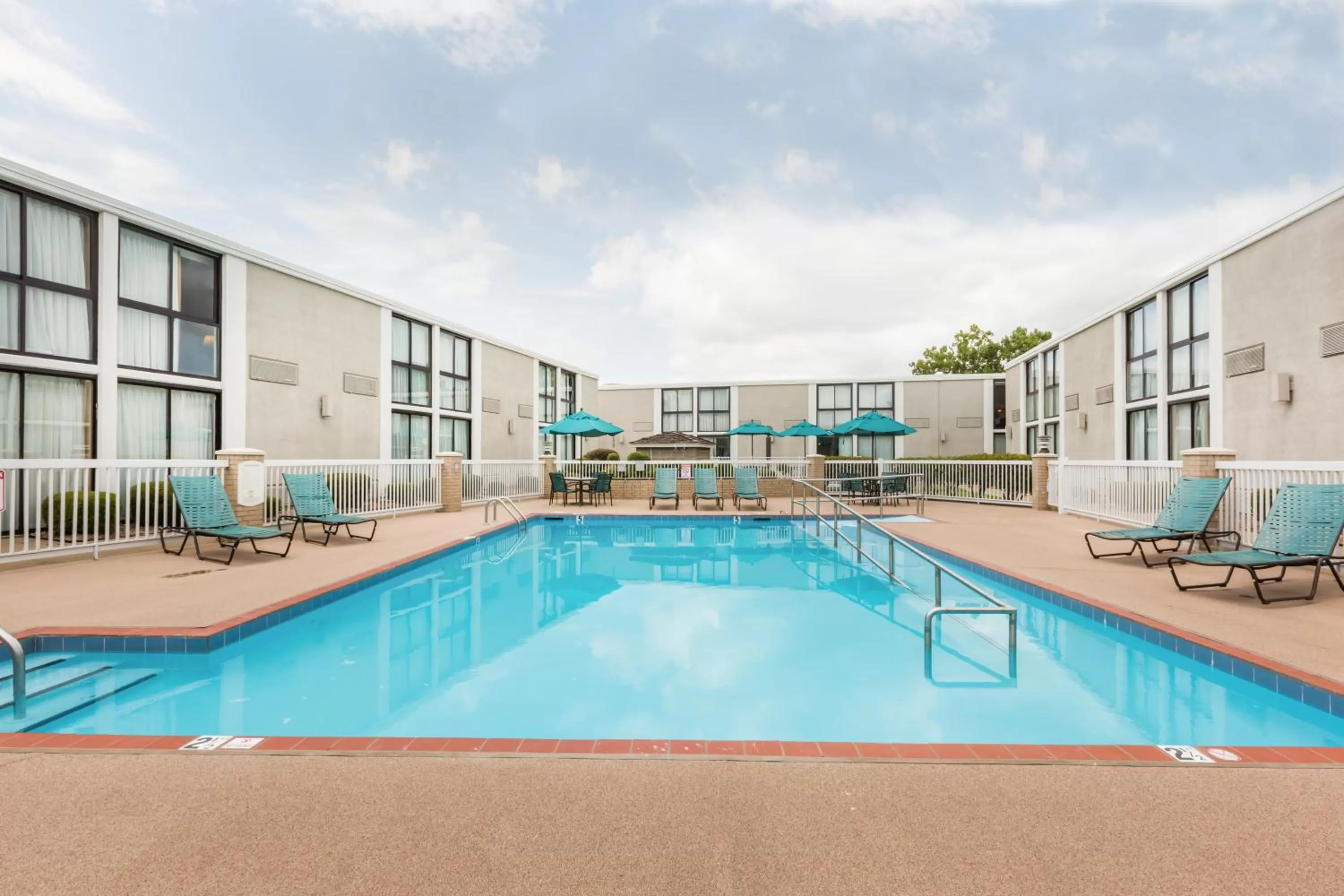 Wyndham Riverfront Hotel