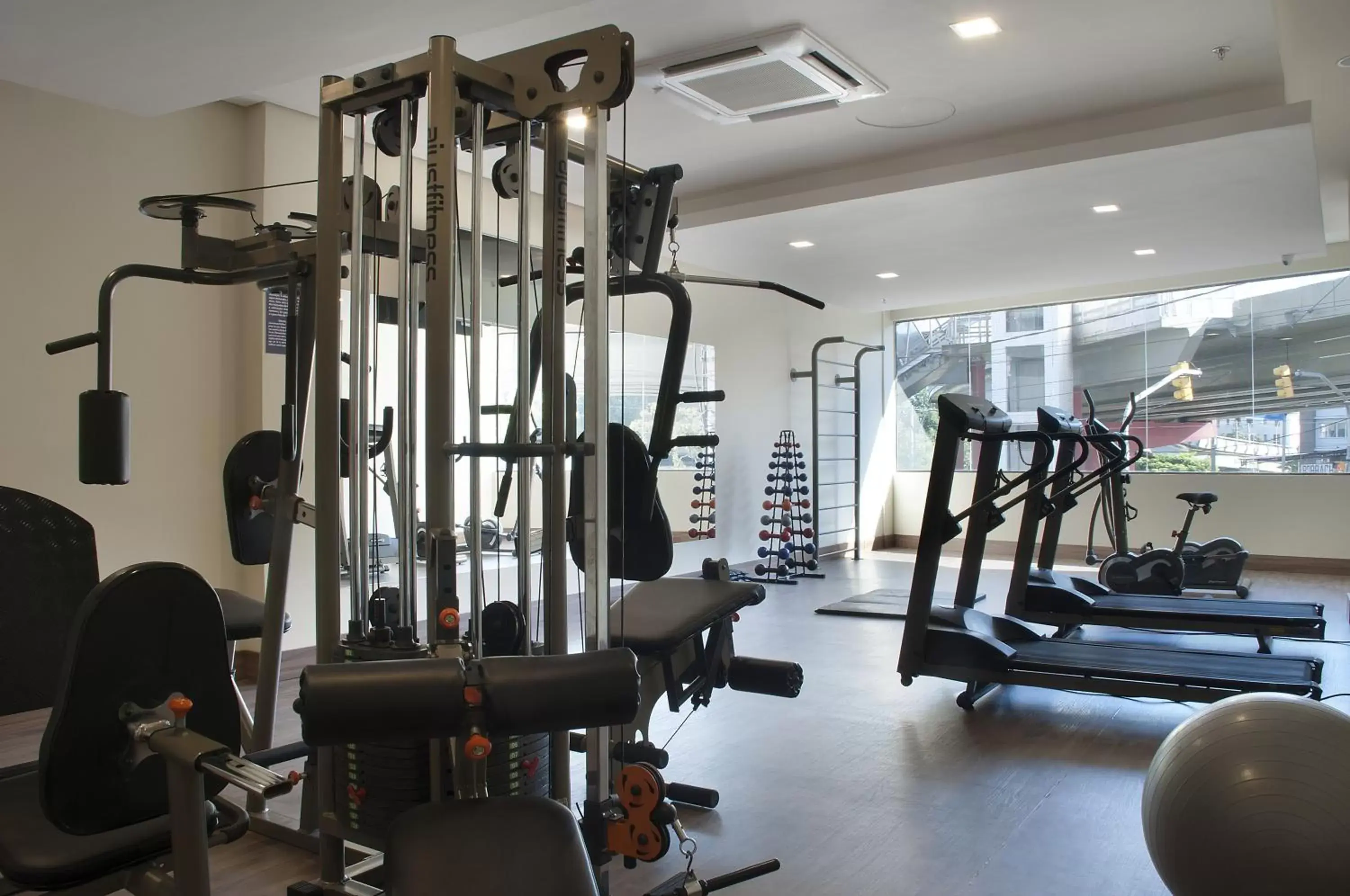 Fitness centre/facilities, Fitness Center/Facilities in Master Express Dom Pedro II - Aeroporto