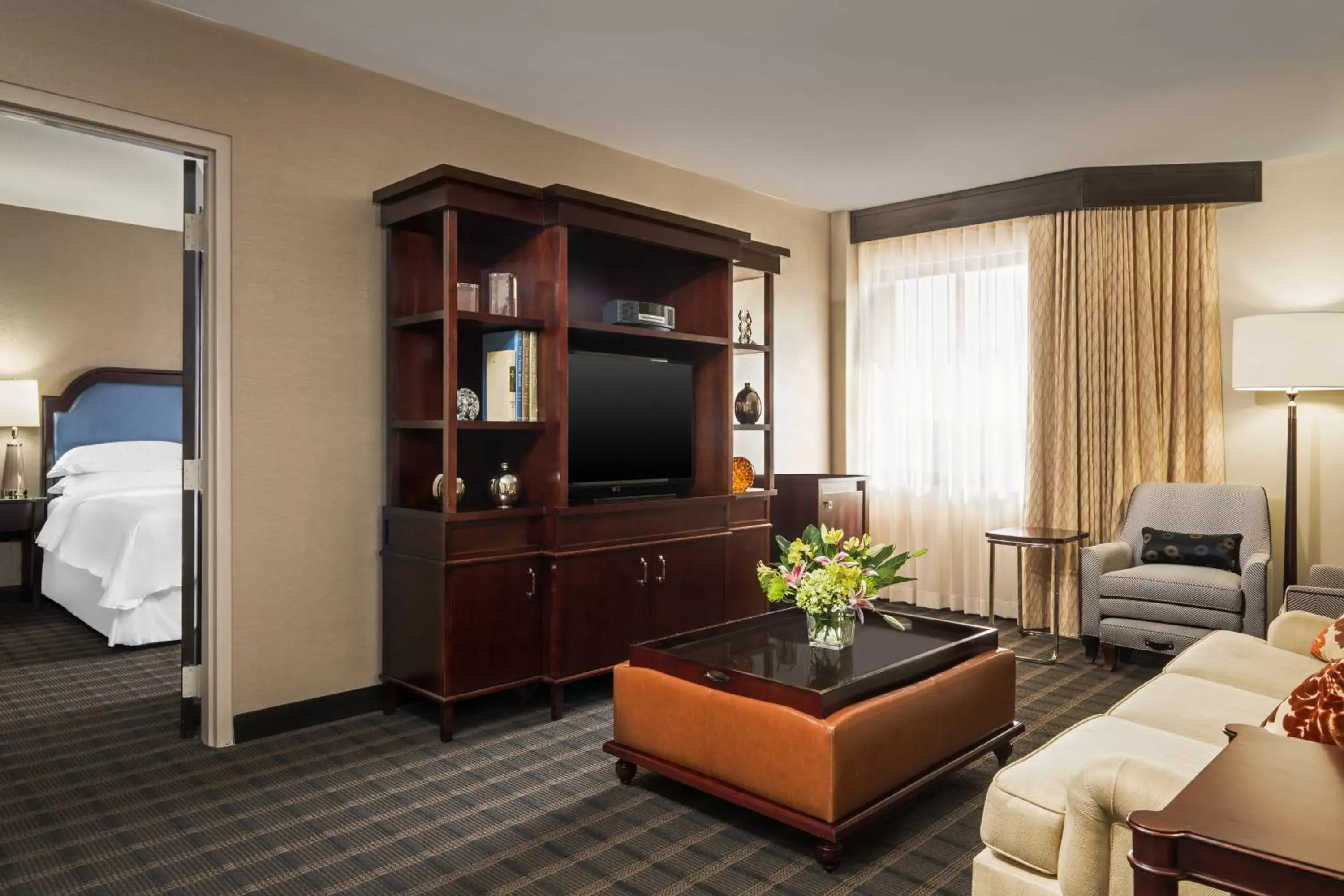 Bedroom, Seating Area in Sheraton Charlotte Airport