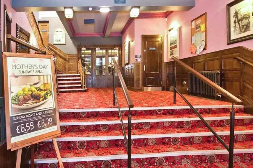 Lobby or reception in The Hippodrome Wetherspoon