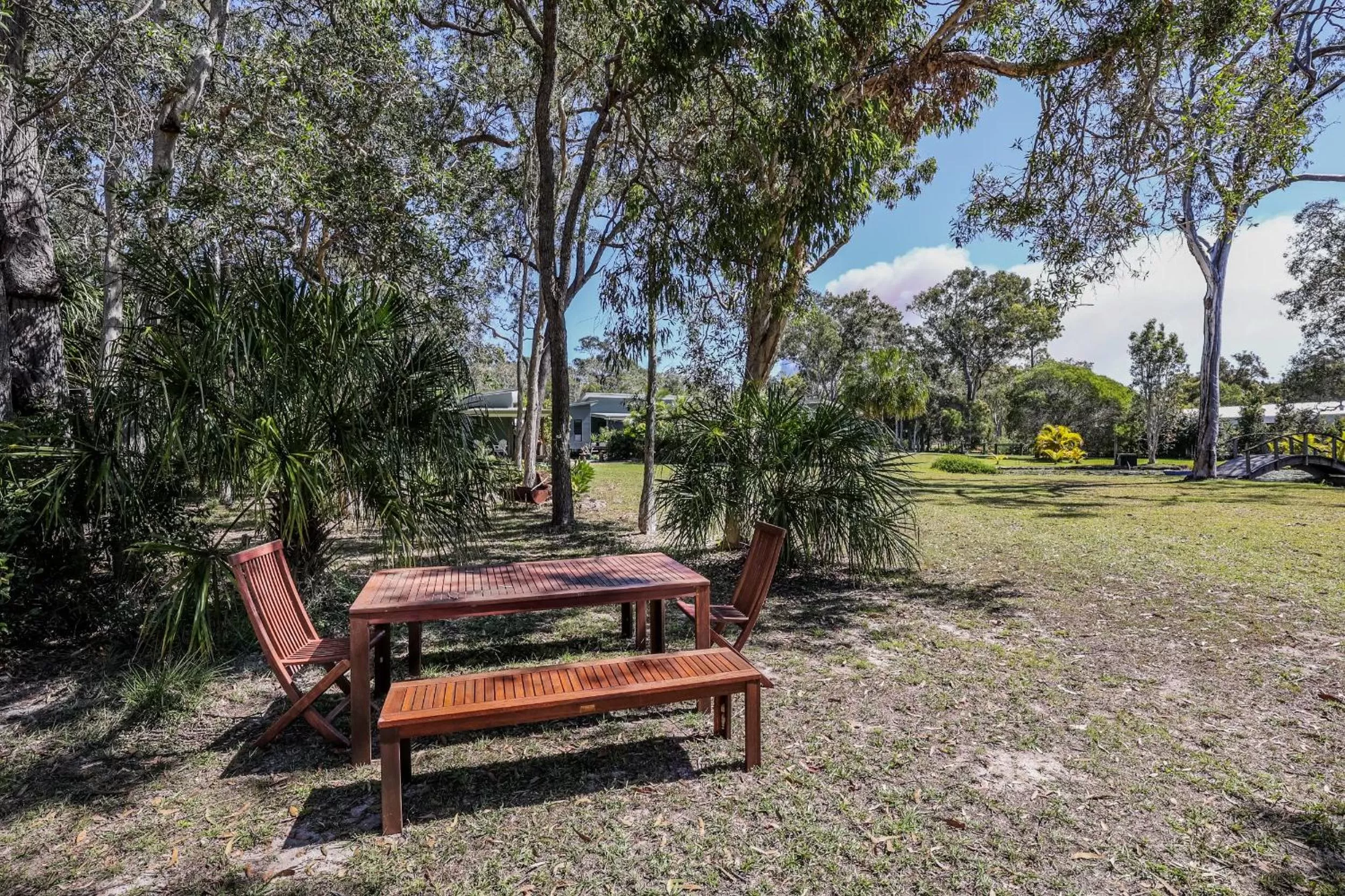 Seating area in Agnes Water Stays over18's
