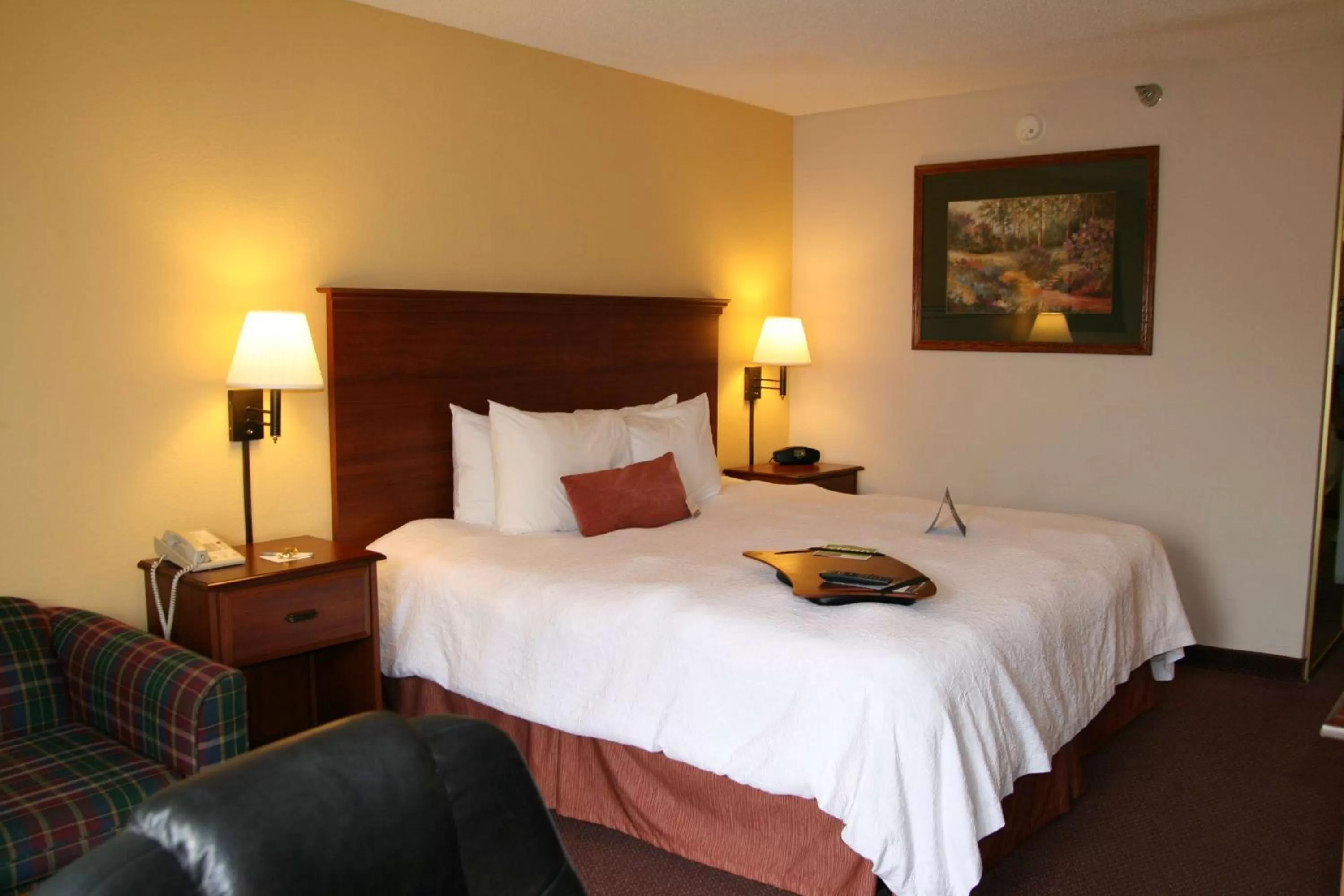 Bed in Hampton Inn Laurinburg