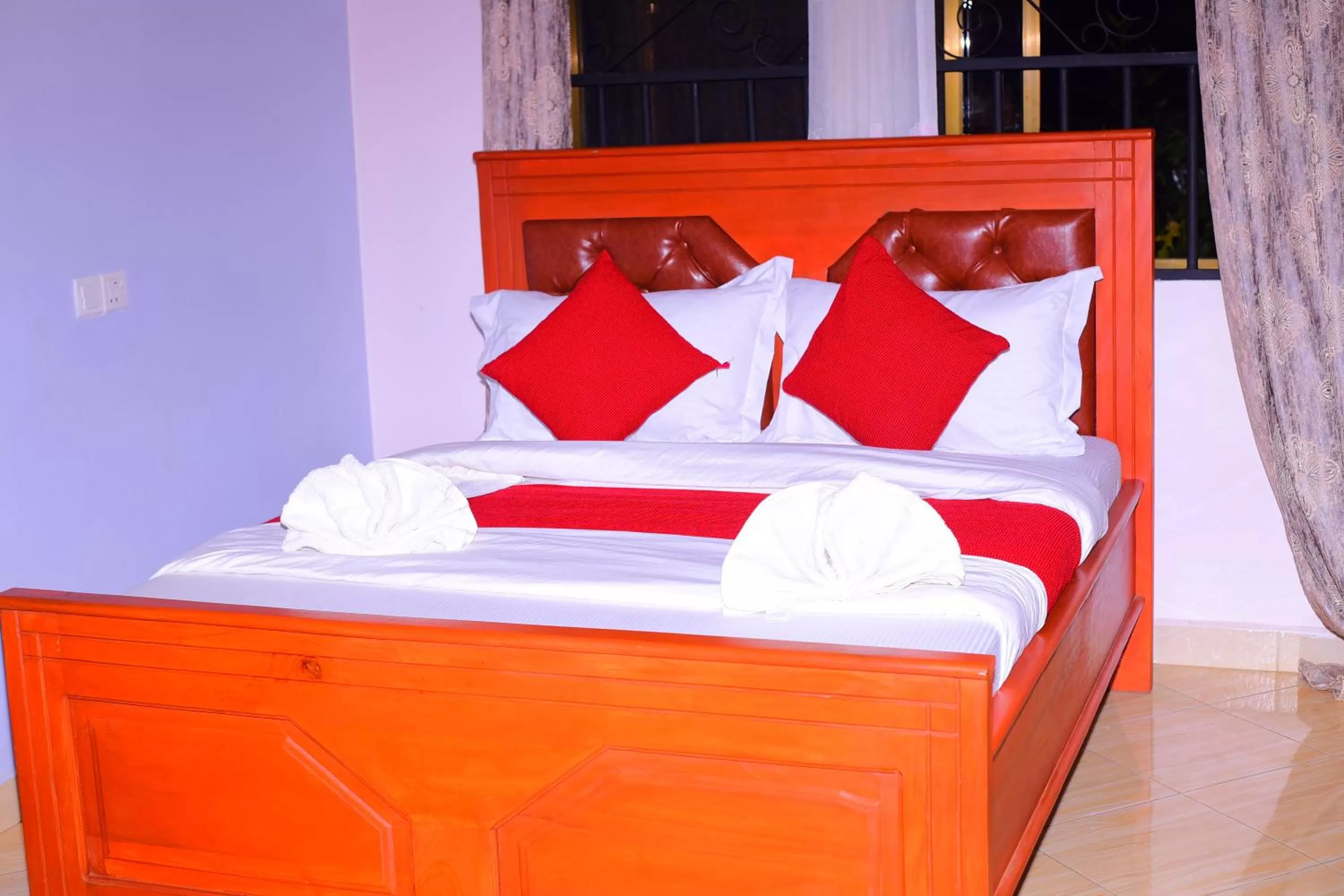 Photo of the whole room in Safari Park House