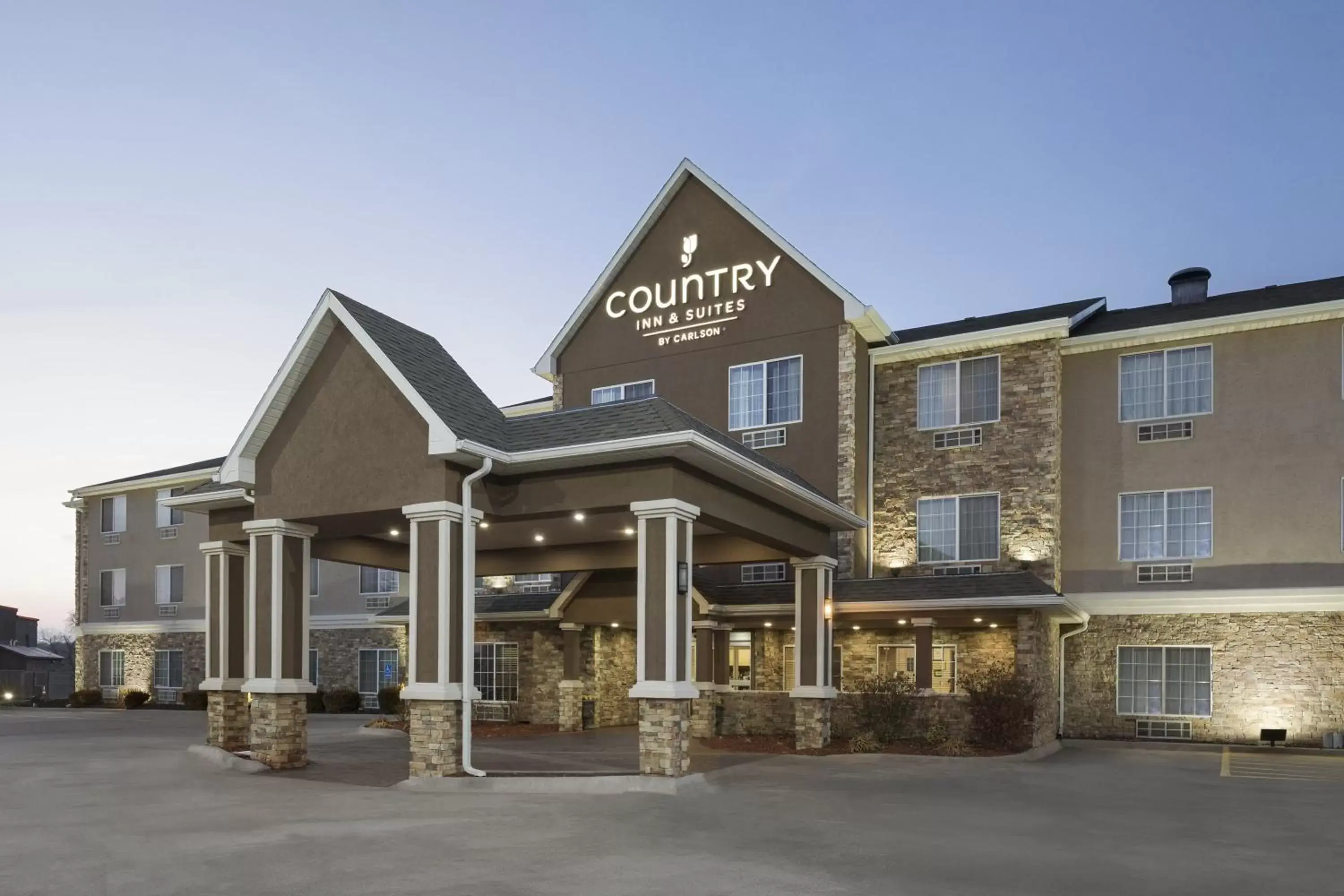 Facade/entrance, Property Building in Country Inn & Suites by Radisson, Topeka West, KS