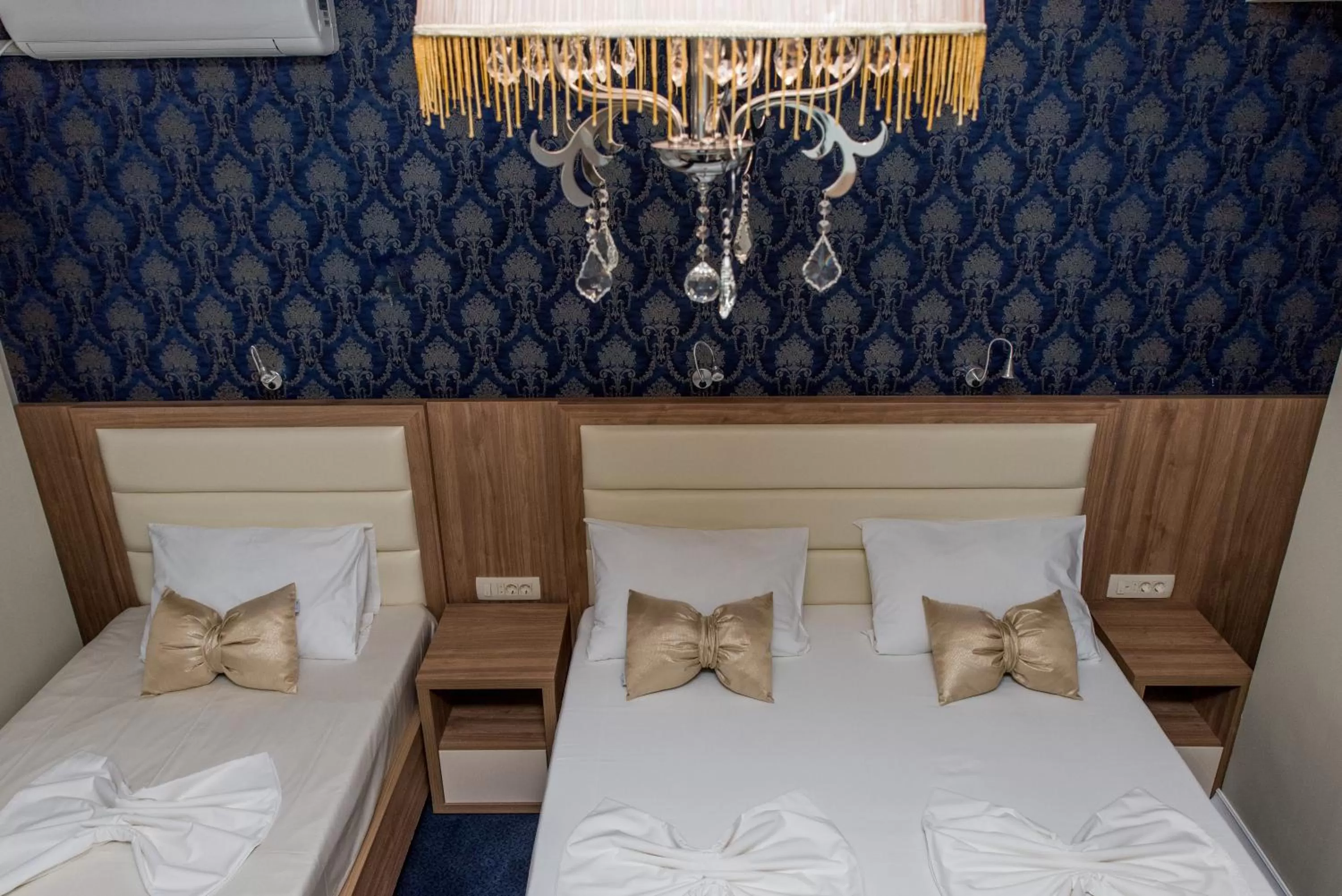 Bedroom, Bed in Hotel Crnogorska Kuća