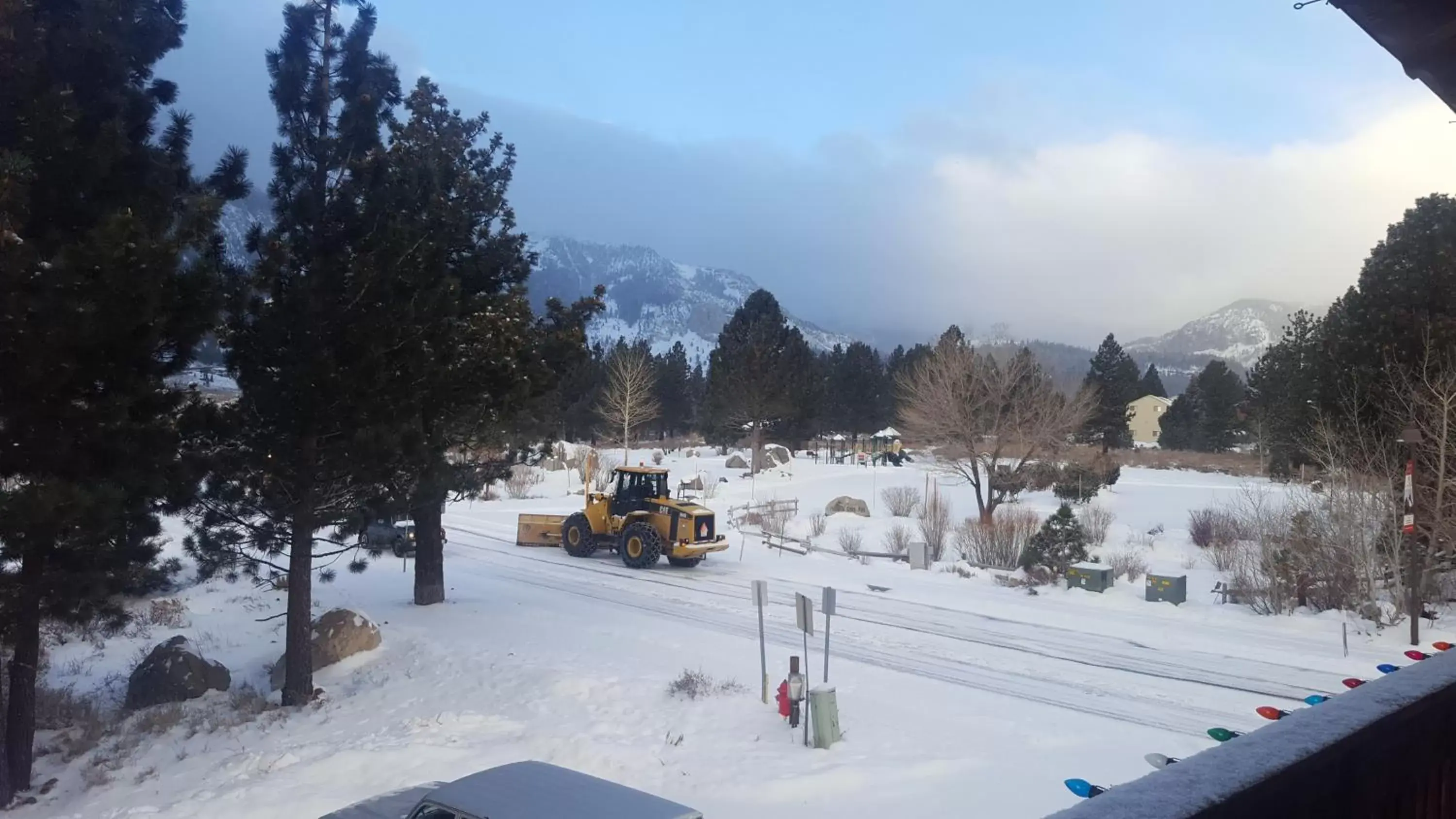 Skiing, Winter in The Mammoth Creek Inn