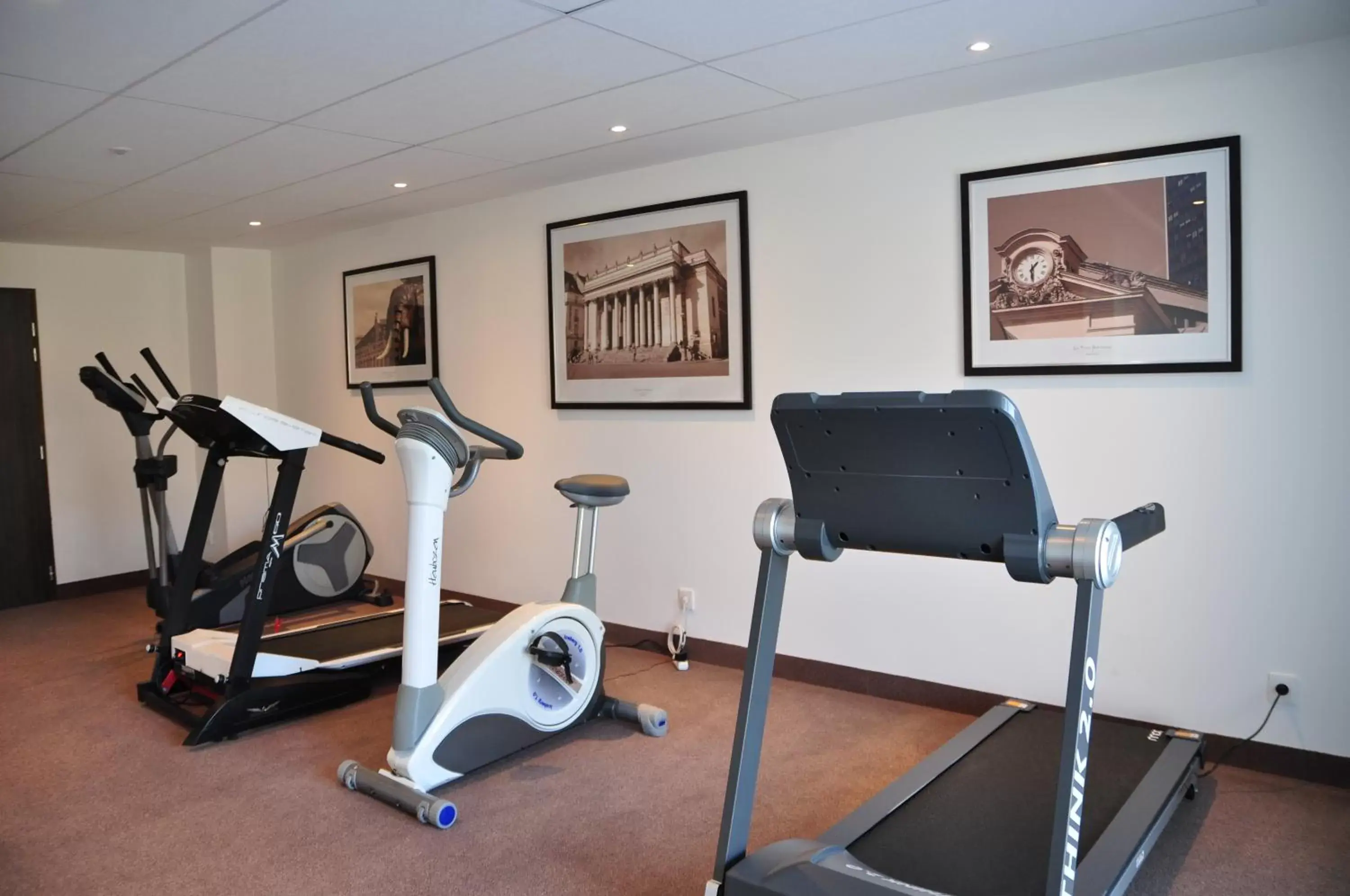 Spa and wellness centre/facilities, Fitness Center/Facilities in Golden Tulip Nantes Carquefou Suite