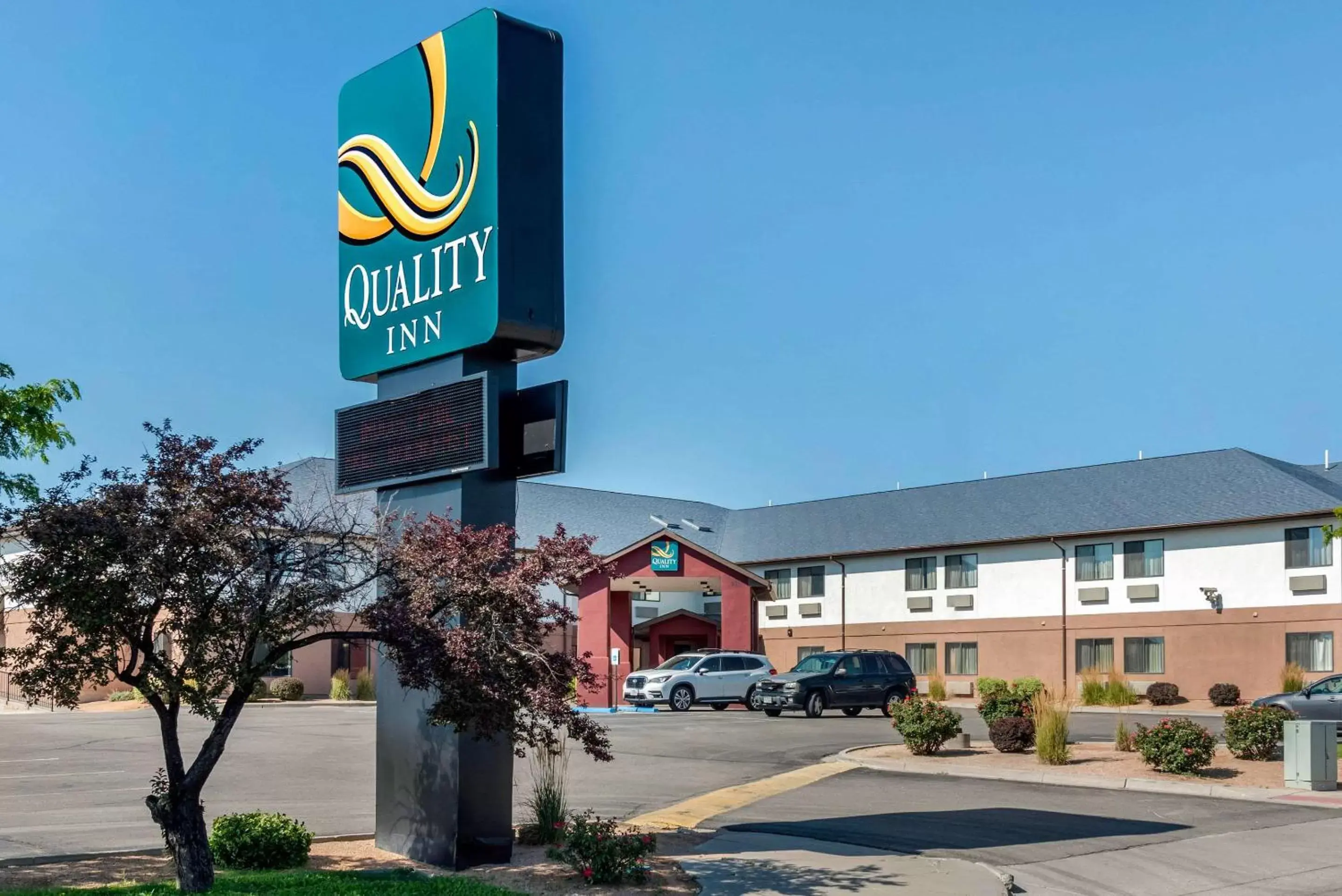 Property Building in Quality Inn I-25